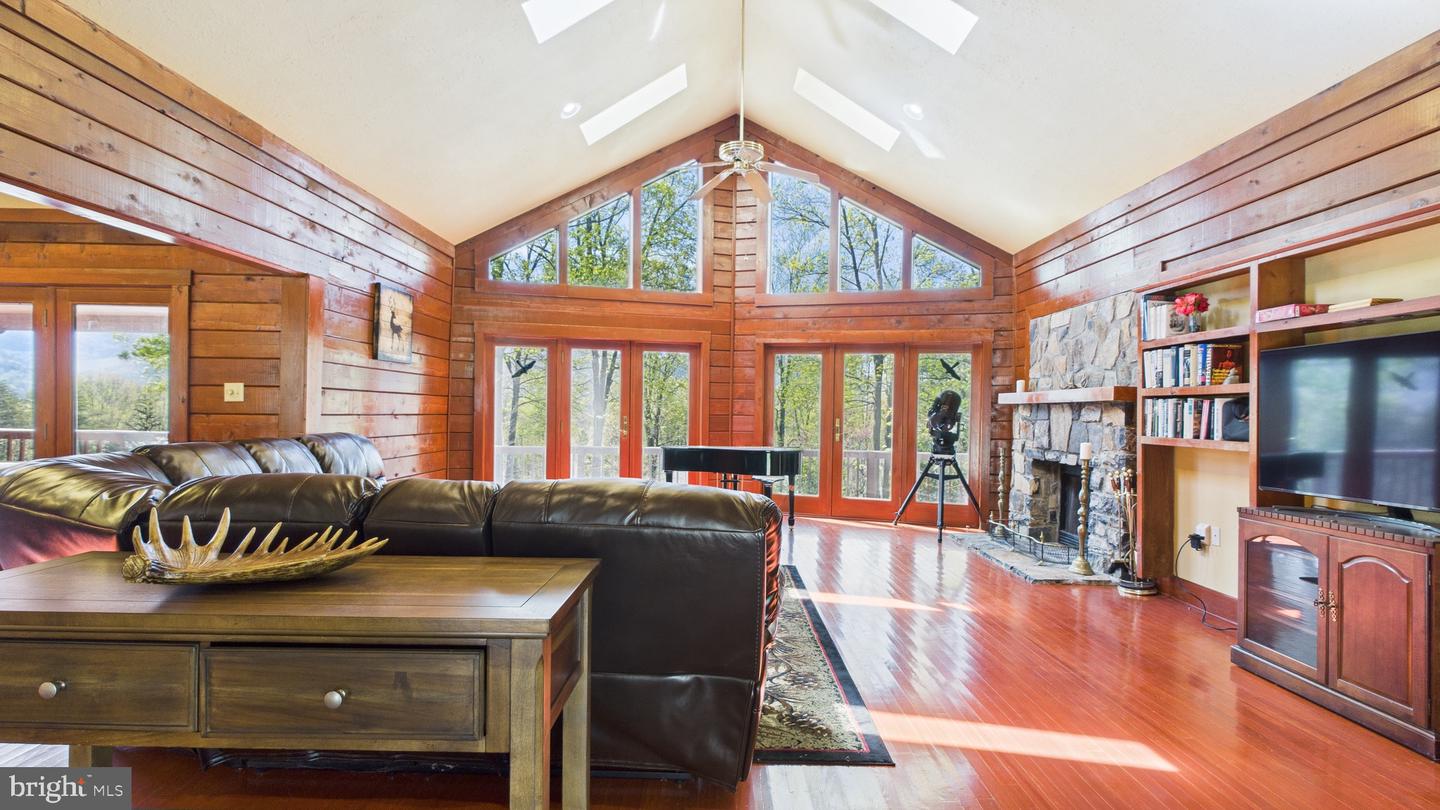 974 CROSS MOUNTAIN RD, LURAY, Virginia 22835, 4 Bedrooms Bedrooms, 6 Rooms Rooms,4 BathroomsBathrooms,Residential,For sale,974 CROSS MOUNTAIN RD,VAPA2004850 MLS # VAPA2004850