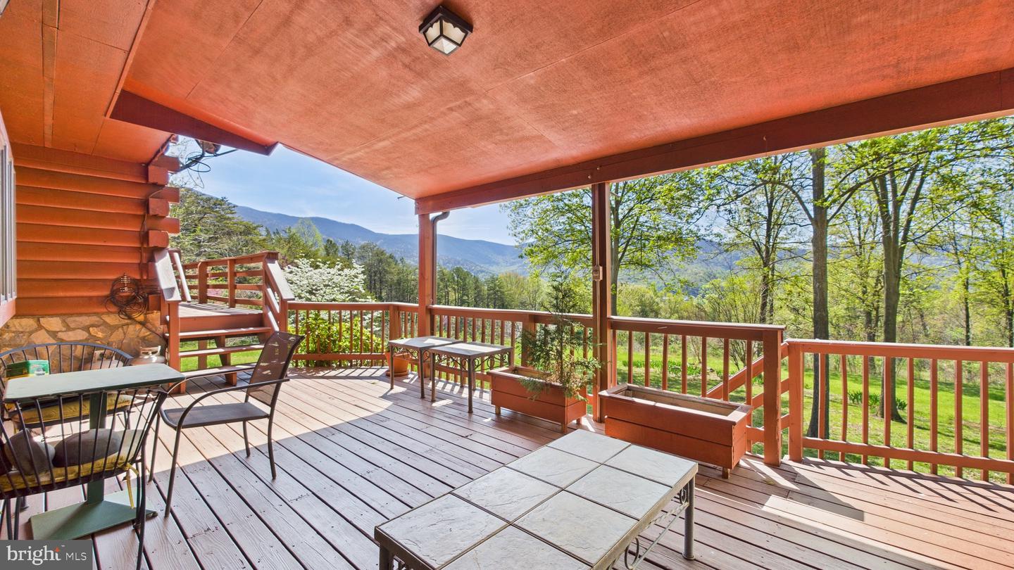 974 CROSS MOUNTAIN RD, LURAY, Virginia 22835, 4 Bedrooms Bedrooms, 6 Rooms Rooms,4 BathroomsBathrooms,Residential,For sale,974 CROSS MOUNTAIN RD,VAPA2004850 MLS # VAPA2004850