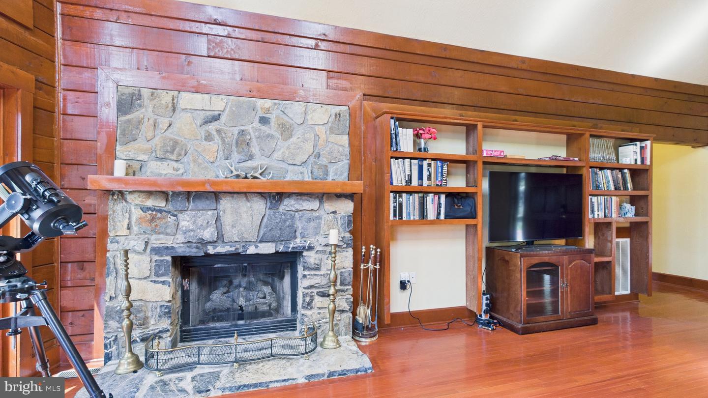 974 CROSS MOUNTAIN RD, LURAY, Virginia 22835, 4 Bedrooms Bedrooms, 6 Rooms Rooms,4 BathroomsBathrooms,Residential,For sale,974 CROSS MOUNTAIN RD,VAPA2004850 MLS # VAPA2004850