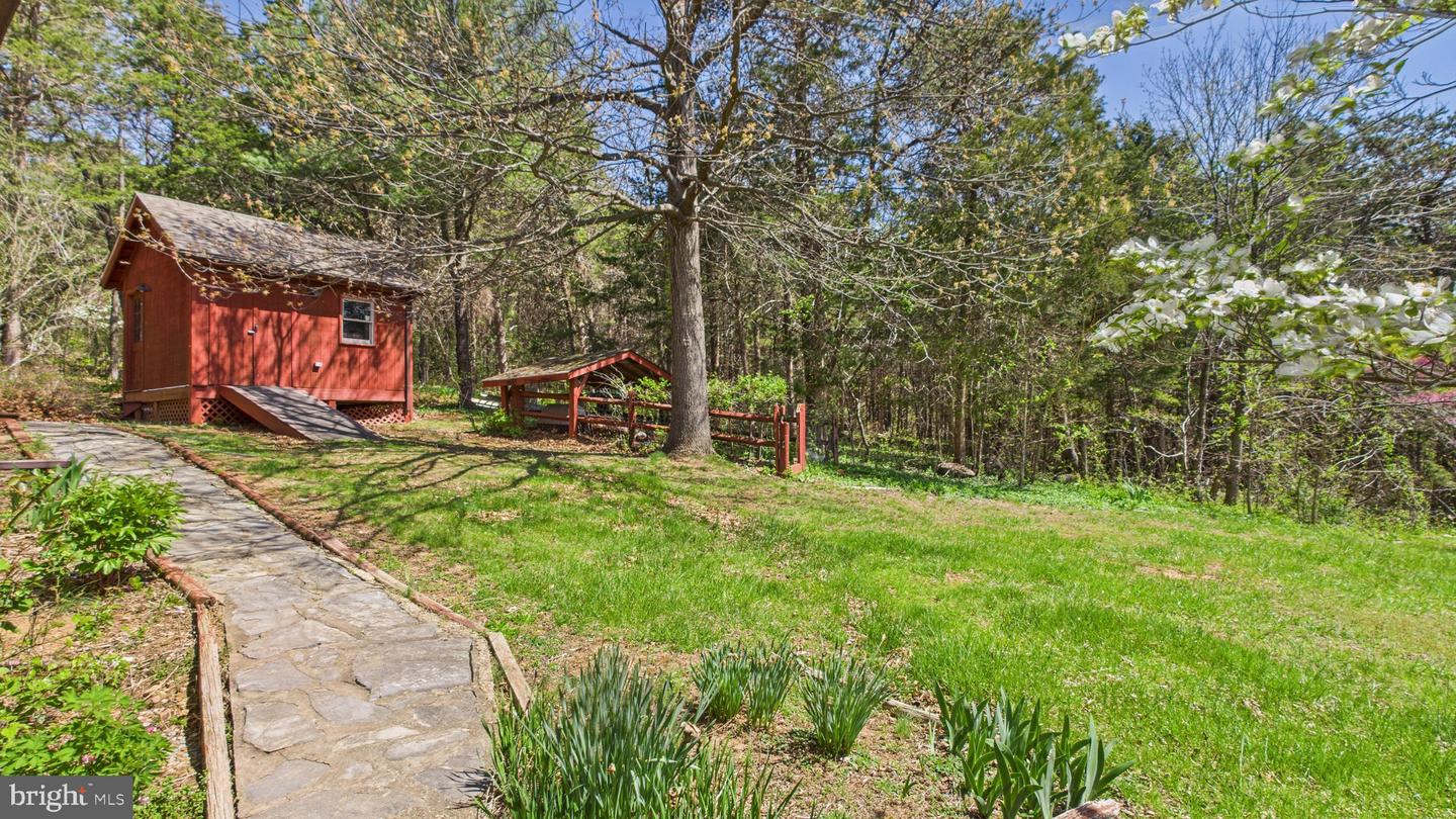 974 CROSS MOUNTAIN RD, LURAY, Virginia 22835, 4 Bedrooms Bedrooms, 6 Rooms Rooms,4 BathroomsBathrooms,Residential,For sale,974 CROSS MOUNTAIN RD,VAPA2004850 MLS # VAPA2004850