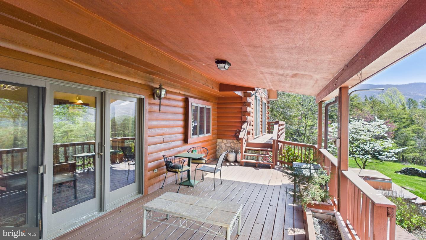 974 CROSS MOUNTAIN RD, LURAY, Virginia 22835, 4 Bedrooms Bedrooms, 6 Rooms Rooms,4 BathroomsBathrooms,Residential,For sale,974 CROSS MOUNTAIN RD,VAPA2004850 MLS # VAPA2004850