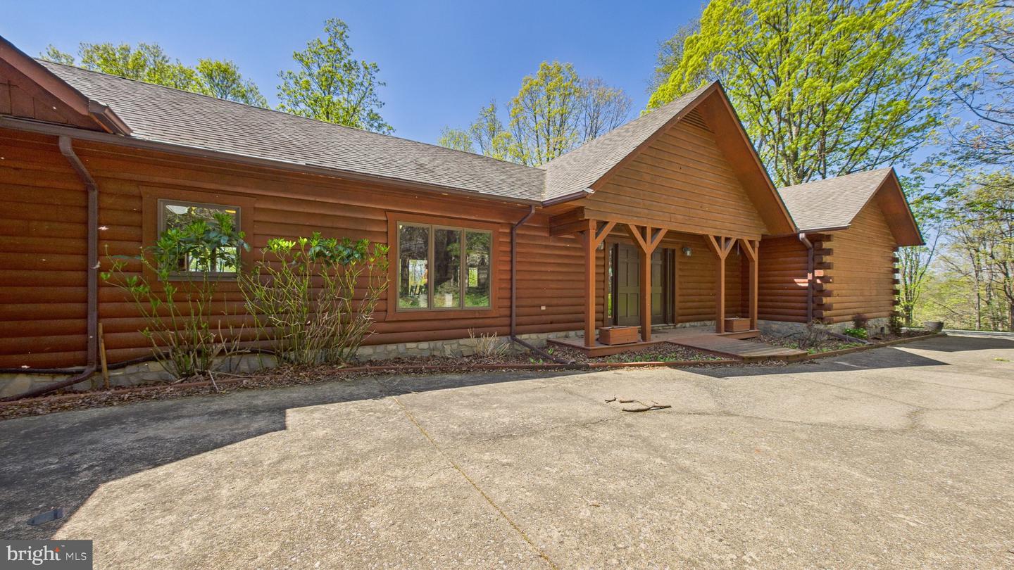 974 CROSS MOUNTAIN RD, LURAY, Virginia 22835, 4 Bedrooms Bedrooms, 6 Rooms Rooms,4 BathroomsBathrooms,Residential,For sale,974 CROSS MOUNTAIN RD,VAPA2004850 MLS # VAPA2004850