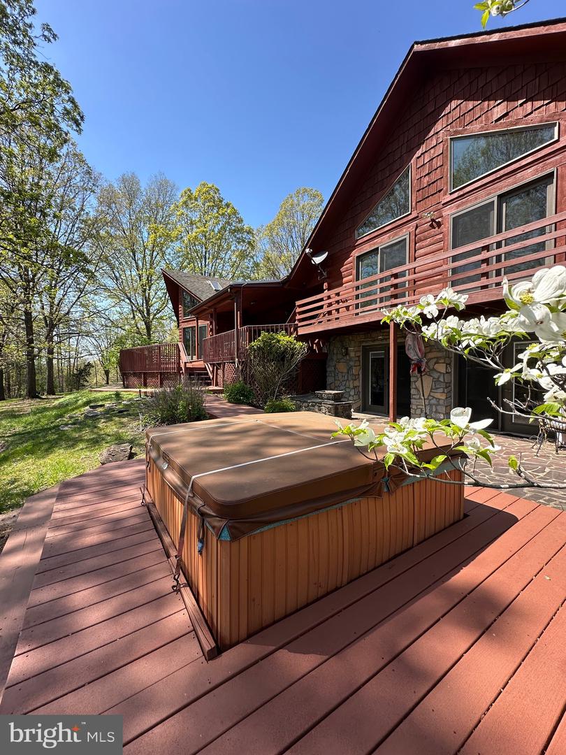 974 CROSS MOUNTAIN RD, LURAY, Virginia 22835, 4 Bedrooms Bedrooms, 6 Rooms Rooms,4 BathroomsBathrooms,Residential,For sale,974 CROSS MOUNTAIN RD,VAPA2004850 MLS # VAPA2004850
