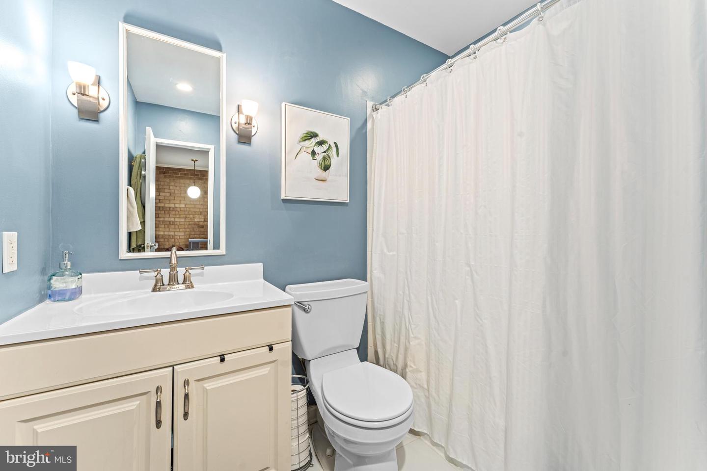 4956 SCHUYLER DR, ANNANDALE, Virginia 22003, 3 Bedrooms Bedrooms, ,3 BathroomsBathrooms,Residential,For sale,4956 SCHUYLER DR,VAFX2237626 MLS # VAFX2237626