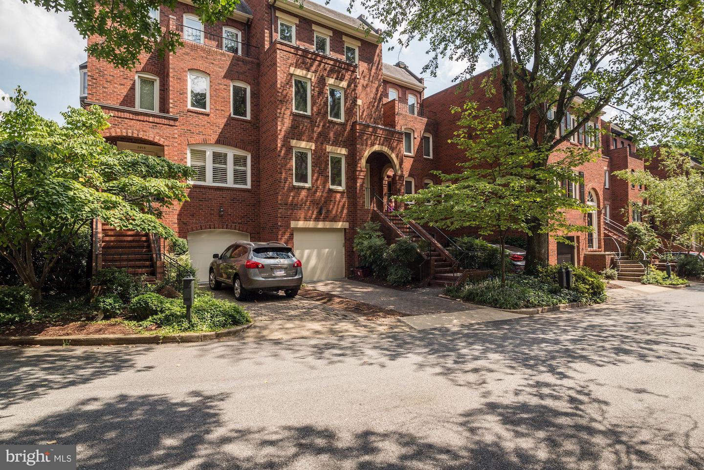 3917 GEORGETOWN CT NW, WASHINGTON, District Of Columbia 20007, 4 Bedrooms Bedrooms, ,3 BathroomsBathrooms,Residential,For sale,3917 GEORGETOWN CT NW,DCDC2198160 MLS # DCDC2198160