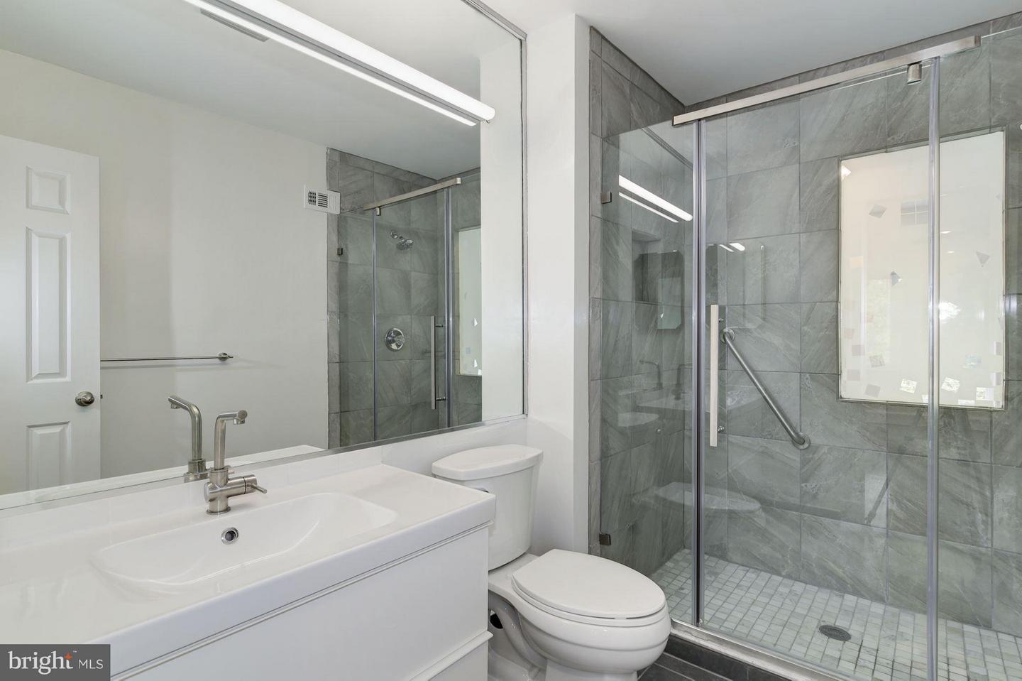 3917 GEORGETOWN CT NW, WASHINGTON, District Of Columbia 20007, 4 Bedrooms Bedrooms, ,3 BathroomsBathrooms,Residential,For sale,3917 GEORGETOWN CT NW,DCDC2198160 MLS # DCDC2198160