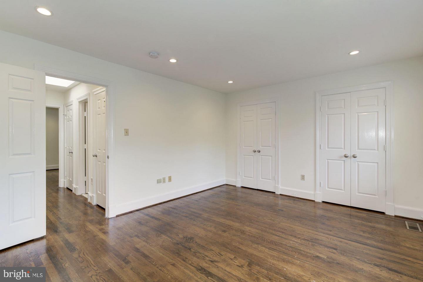 3917 GEORGETOWN CT NW, WASHINGTON, District Of Columbia 20007, 4 Bedrooms Bedrooms, ,3 BathroomsBathrooms,Residential,For sale,3917 GEORGETOWN CT NW,DCDC2198160 MLS # DCDC2198160