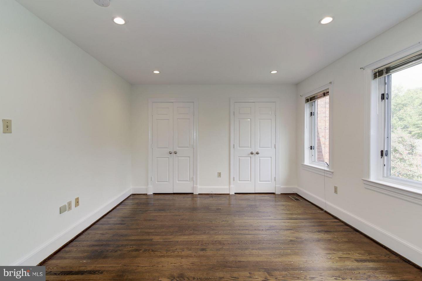 3917 GEORGETOWN CT NW, WASHINGTON, District Of Columbia 20007, 4 Bedrooms Bedrooms, ,3 BathroomsBathrooms,Residential,For sale,3917 GEORGETOWN CT NW,DCDC2198160 MLS # DCDC2198160