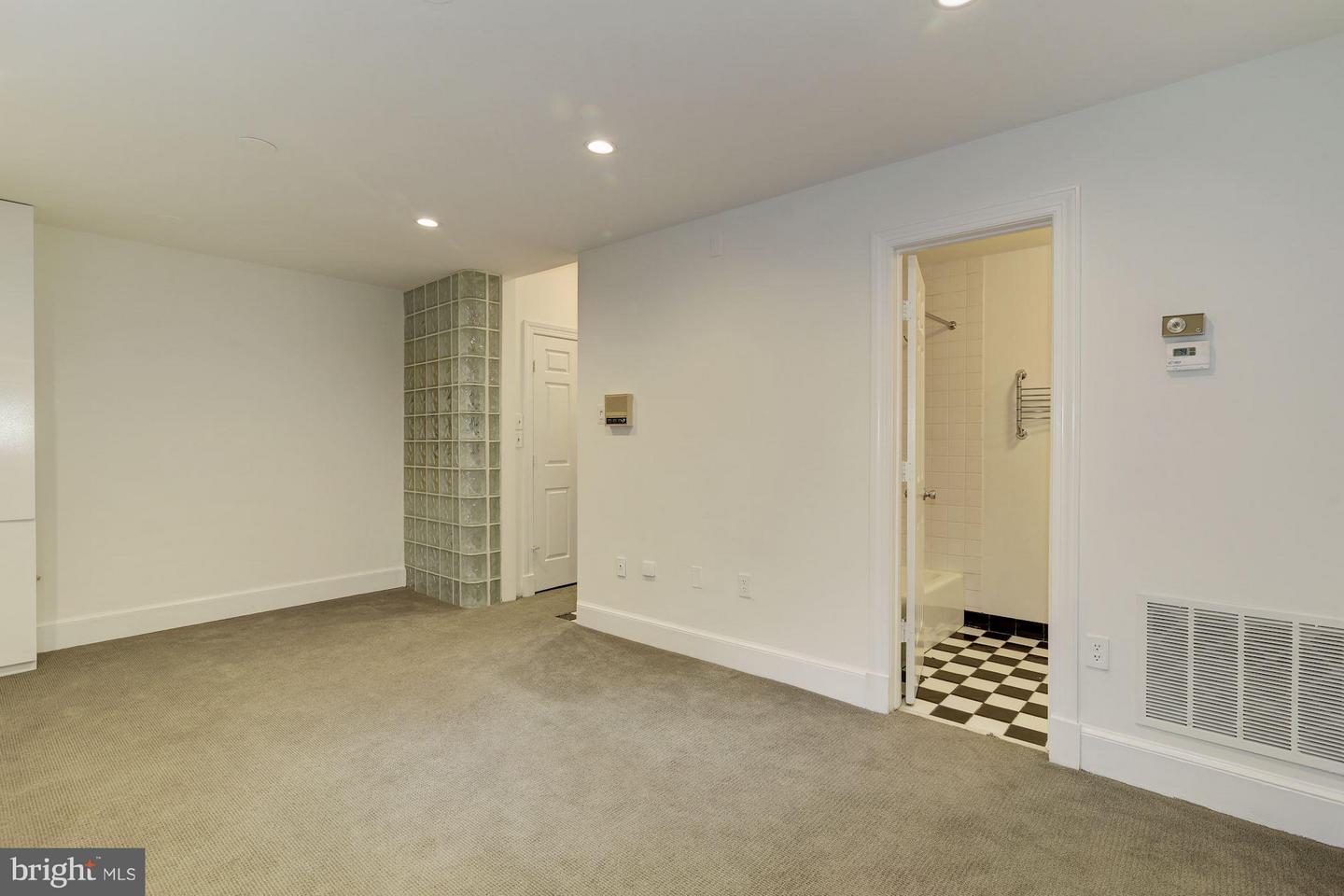 3917 GEORGETOWN CT NW, WASHINGTON, District Of Columbia 20007, 4 Bedrooms Bedrooms, ,3 BathroomsBathrooms,Residential,For sale,3917 GEORGETOWN CT NW,DCDC2198160 MLS # DCDC2198160