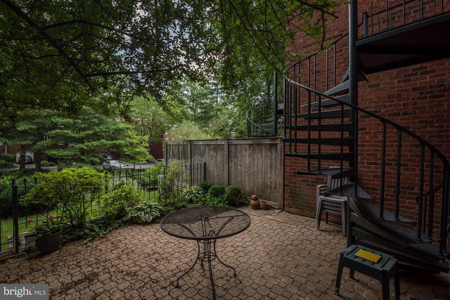 3917 GEORGETOWN CT NW, WASHINGTON, District Of Columbia 20007, 4 Bedrooms Bedrooms, ,3 BathroomsBathrooms,Residential,For sale,3917 GEORGETOWN CT NW,DCDC2198160 MLS # DCDC2198160