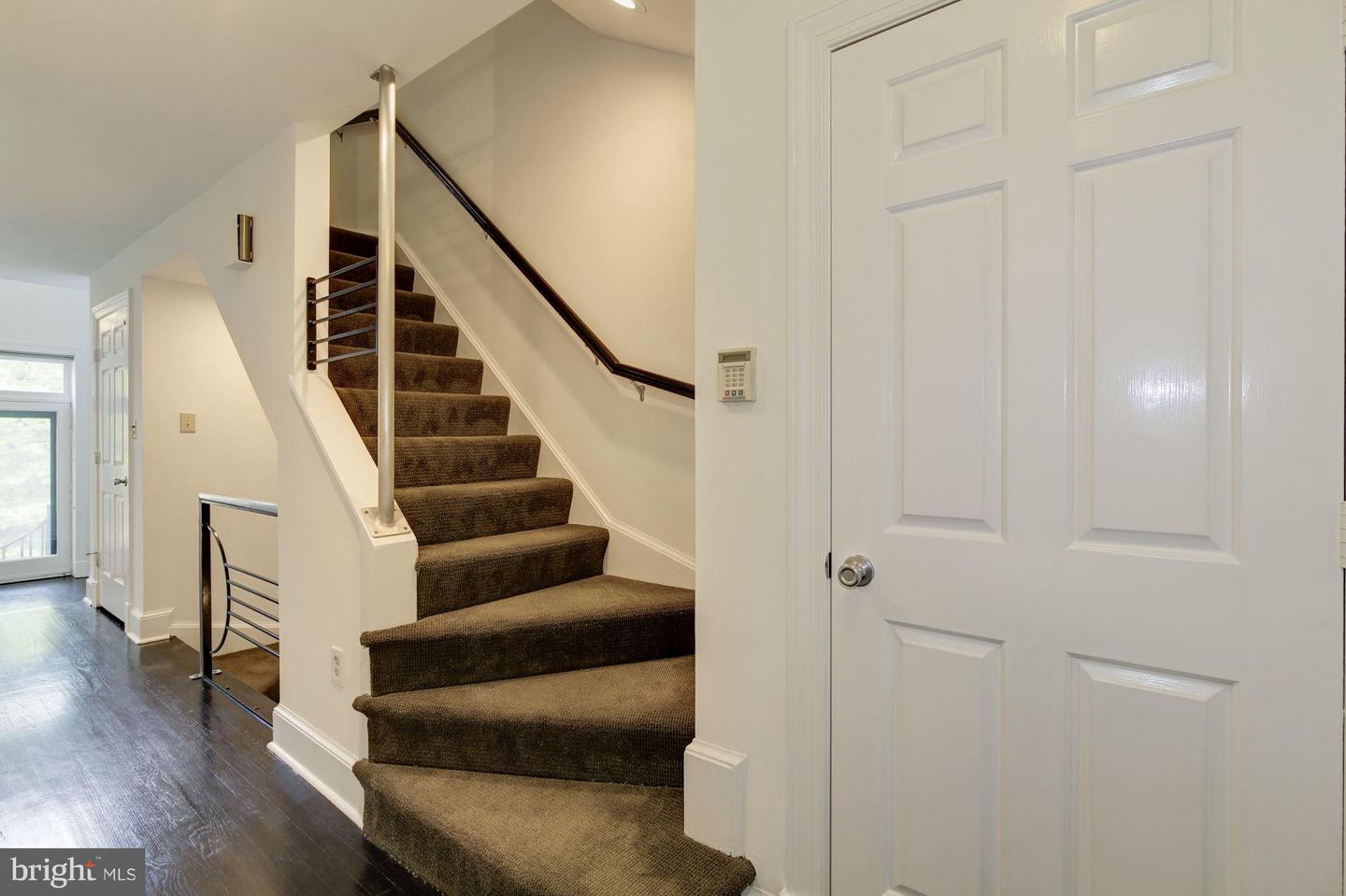 3917 GEORGETOWN CT NW, WASHINGTON, District Of Columbia 20007, 4 Bedrooms Bedrooms, ,3 BathroomsBathrooms,Residential,For sale,3917 GEORGETOWN CT NW,DCDC2198160 MLS # DCDC2198160