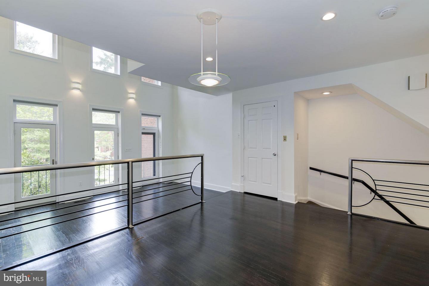 3917 GEORGETOWN CT NW, WASHINGTON, District Of Columbia 20007, 4 Bedrooms Bedrooms, ,3 BathroomsBathrooms,Residential,For sale,3917 GEORGETOWN CT NW,DCDC2198160 MLS # DCDC2198160