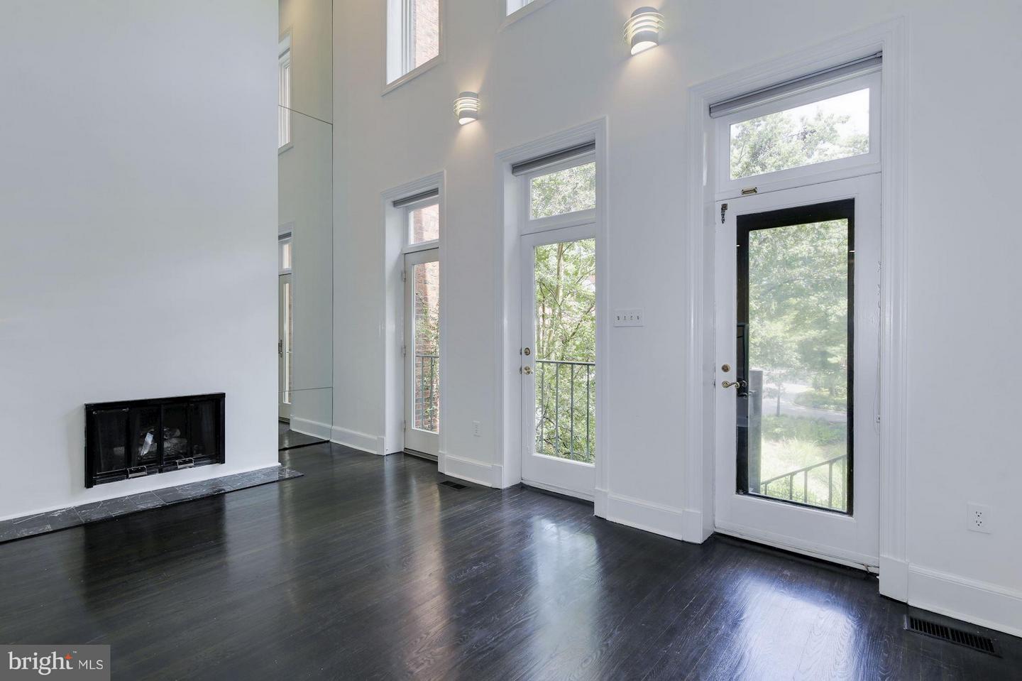 3917 GEORGETOWN CT NW, WASHINGTON, District Of Columbia 20007, 4 Bedrooms Bedrooms, ,3 BathroomsBathrooms,Residential,For sale,3917 GEORGETOWN CT NW,DCDC2198160 MLS # DCDC2198160