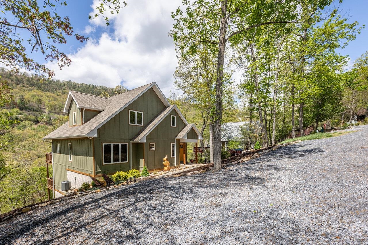 4349 PALMER RD, MCGAHEYSVILLE, Virginia 22840, 4 Bedrooms Bedrooms, ,2 BathroomsBathrooms,Residential,4349 PALMER RD,663892 MLS # 663892