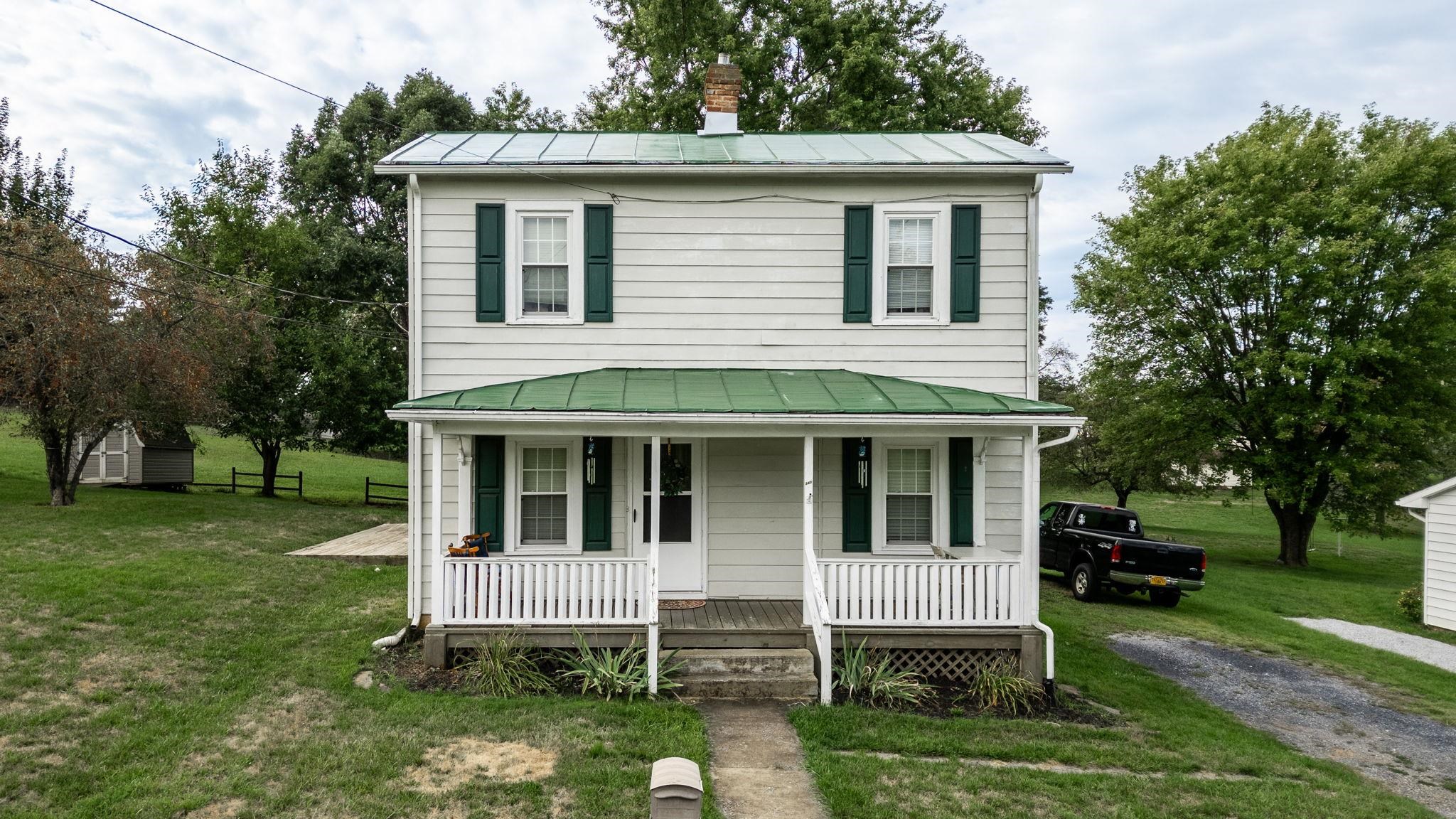 340 AMHERST RD, STAUNTON, Virginia 24401, 2 Bedrooms Bedrooms, ,1 BathroomBathrooms,Residential,340 AMHERST RD,663893 MLS # 663893