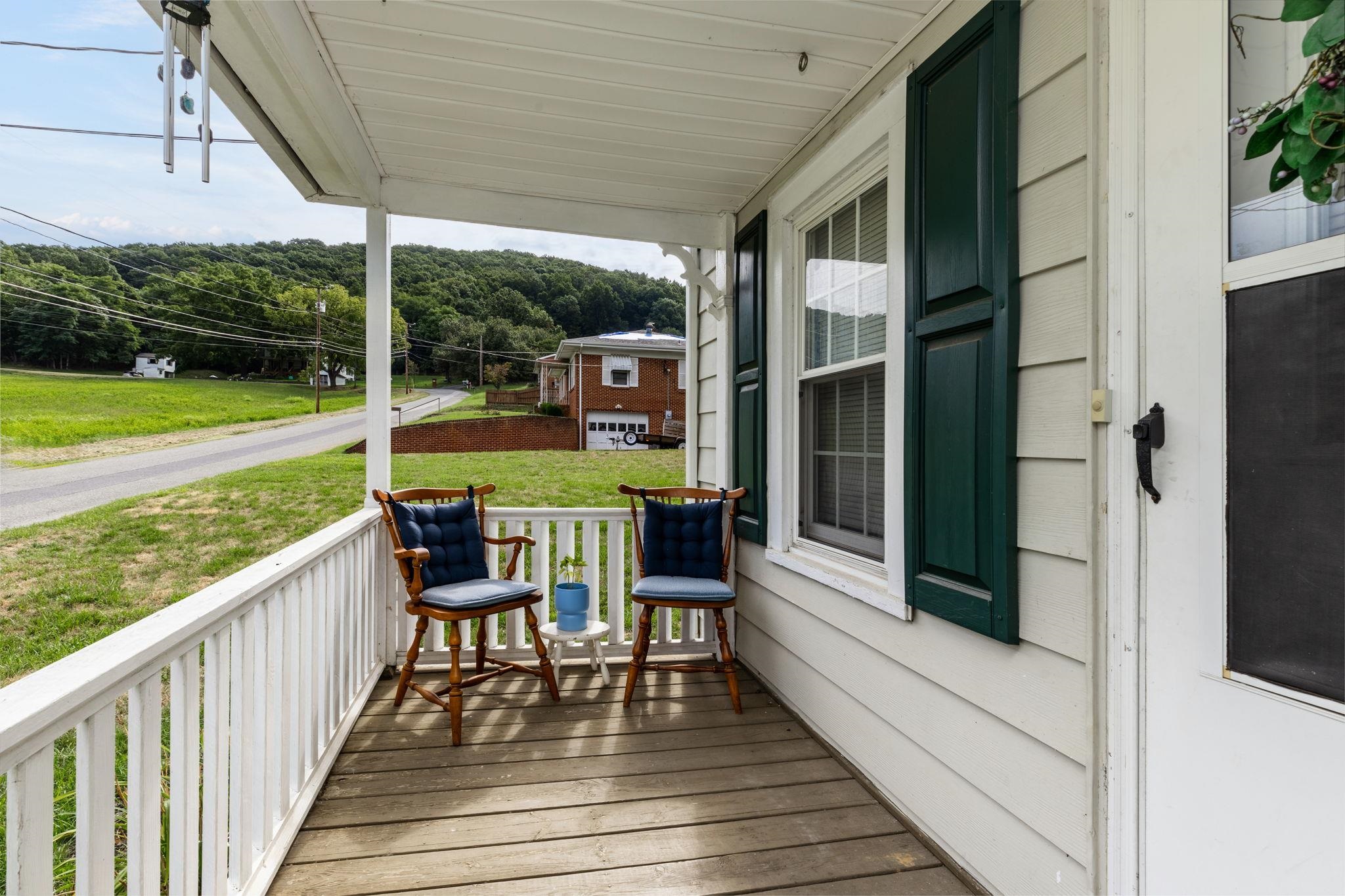 340 AMHERST RD, STAUNTON, Virginia 24401, 2 Bedrooms Bedrooms, ,1 BathroomBathrooms,Residential,340 AMHERST RD,663893 MLS # 663893