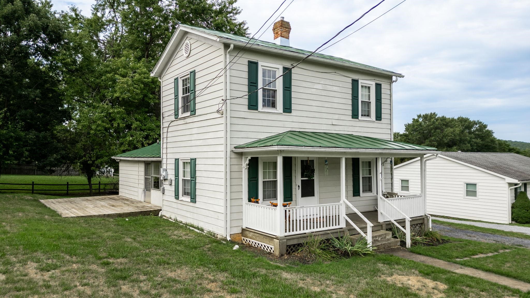 340 AMHERST RD, STAUNTON, Virginia 24401, 2 Bedrooms Bedrooms, ,1 BathroomBathrooms,Residential,340 AMHERST RD,663893 MLS # 663893