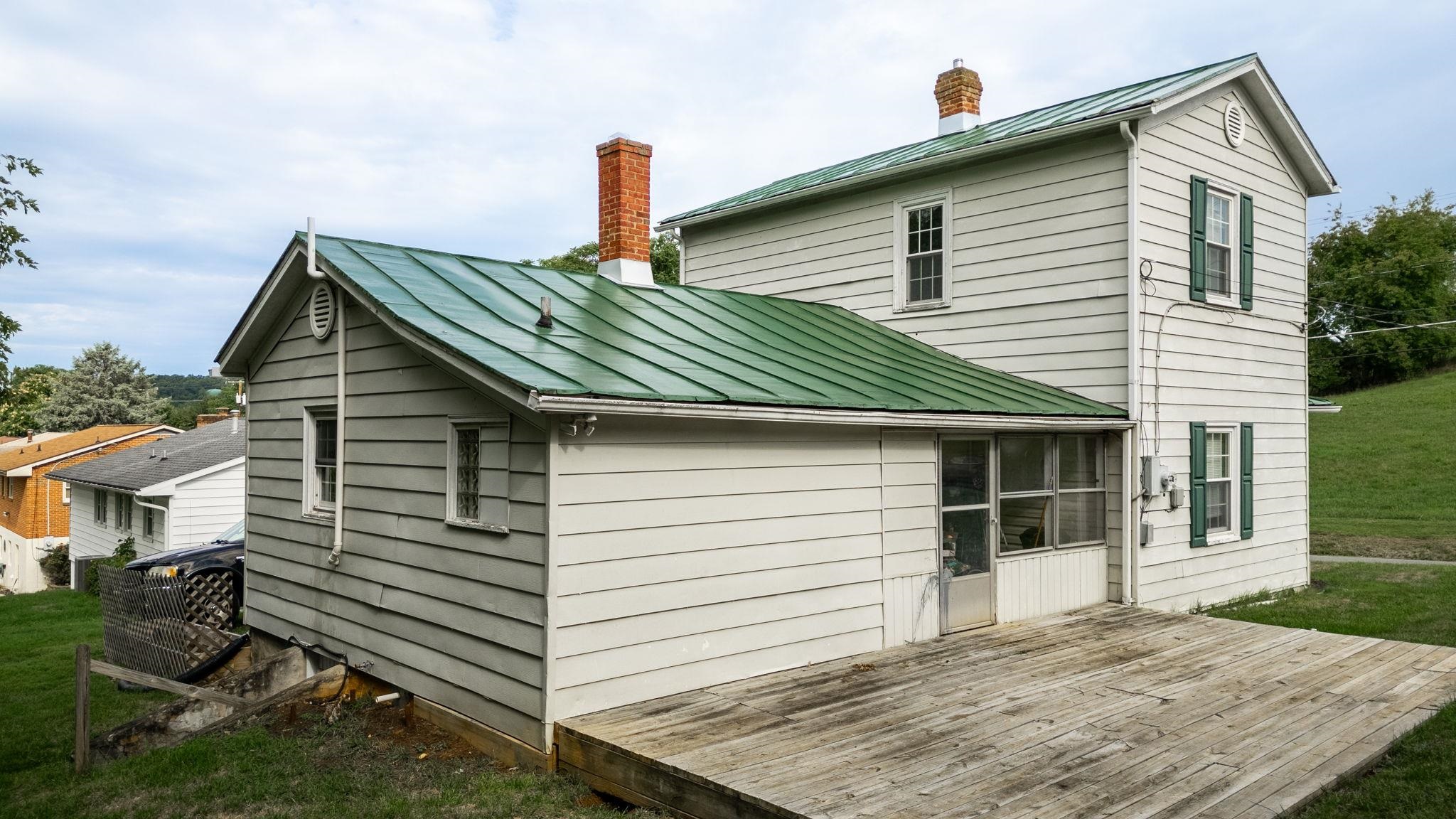 340 AMHERST RD, STAUNTON, Virginia 24401, 2 Bedrooms Bedrooms, ,1 BathroomBathrooms,Residential,340 AMHERST RD,663893 MLS # 663893