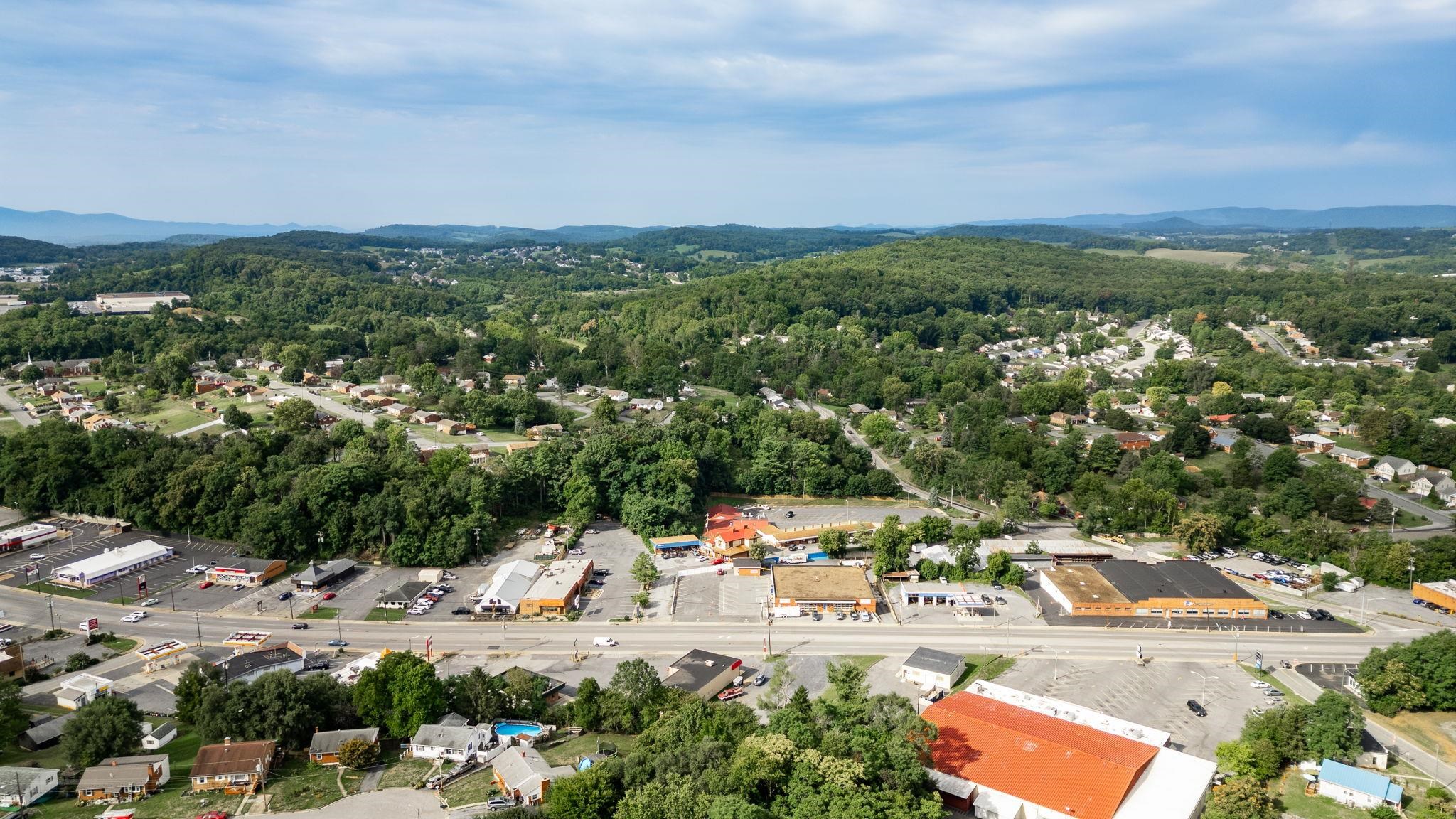 340 AMHERST RD, STAUNTON, Virginia 24401, 2 Bedrooms Bedrooms, ,1 BathroomBathrooms,Residential,340 AMHERST RD,663893 MLS # 663893
