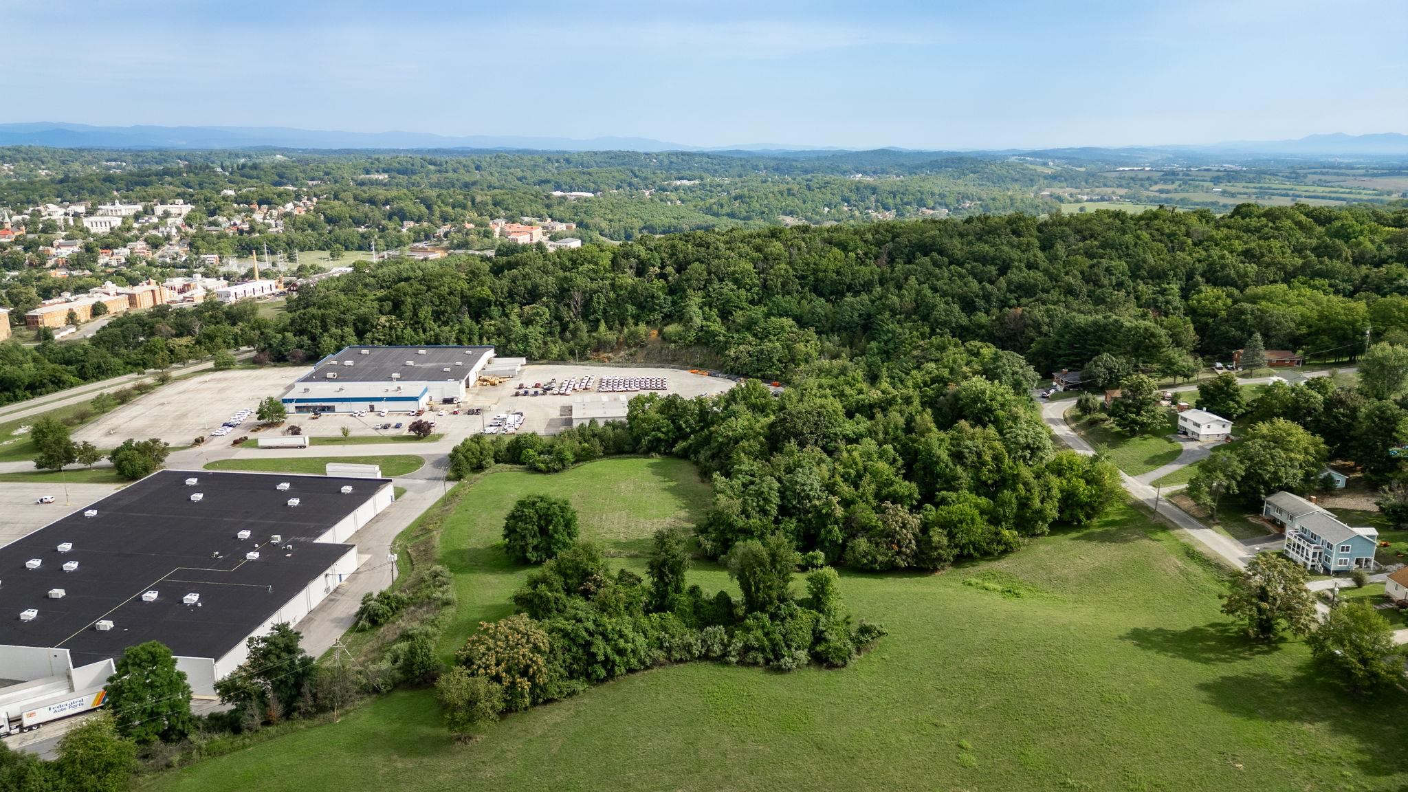 340 AMHERST RD, STAUNTON, Virginia 24401, 2 Bedrooms Bedrooms, ,1 BathroomBathrooms,Residential,340 AMHERST RD,663893 MLS # 663893