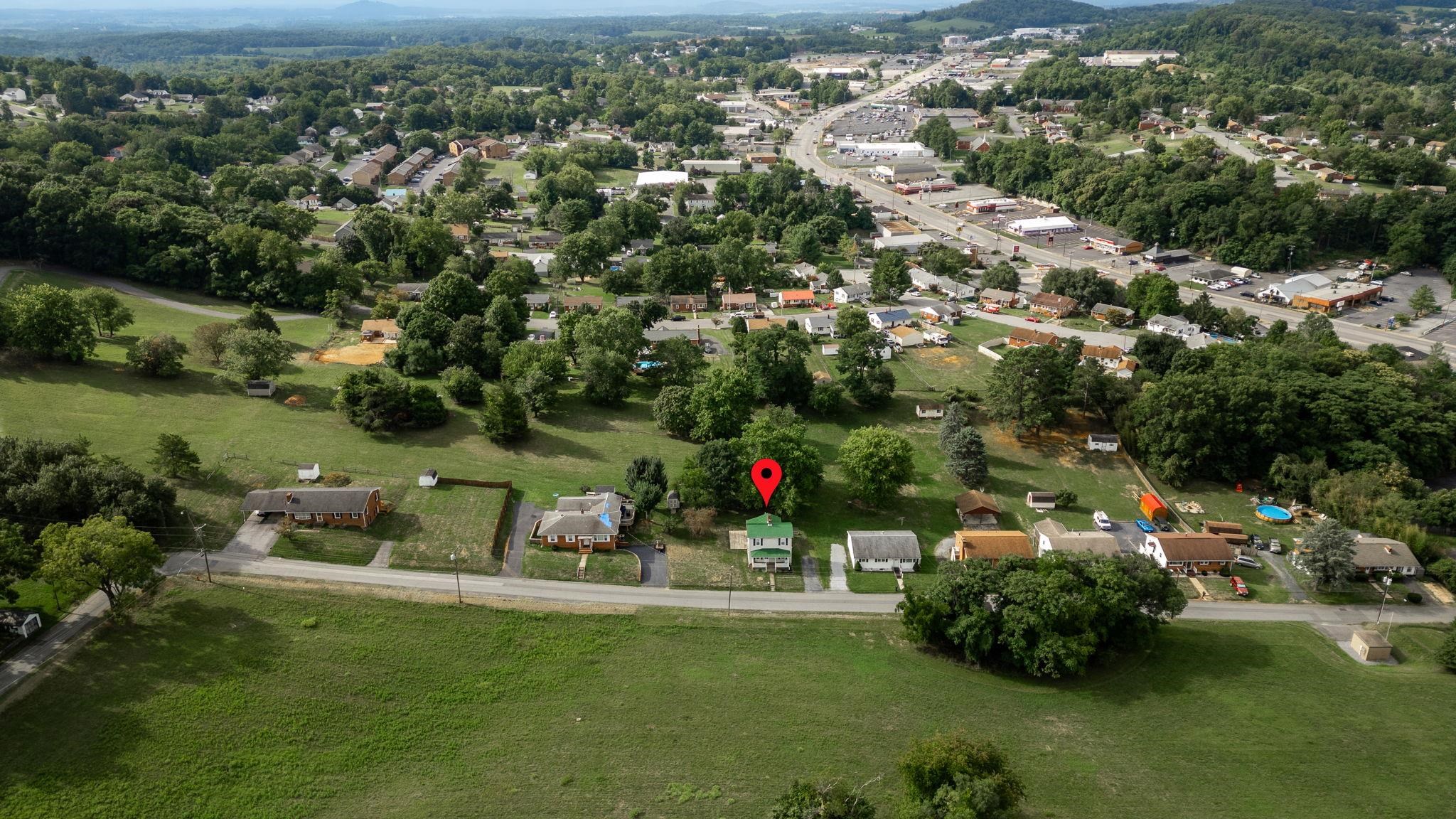 340 AMHERST RD, STAUNTON, Virginia 24401, 2 Bedrooms Bedrooms, ,1 BathroomBathrooms,Residential,340 AMHERST RD,663893 MLS # 663893