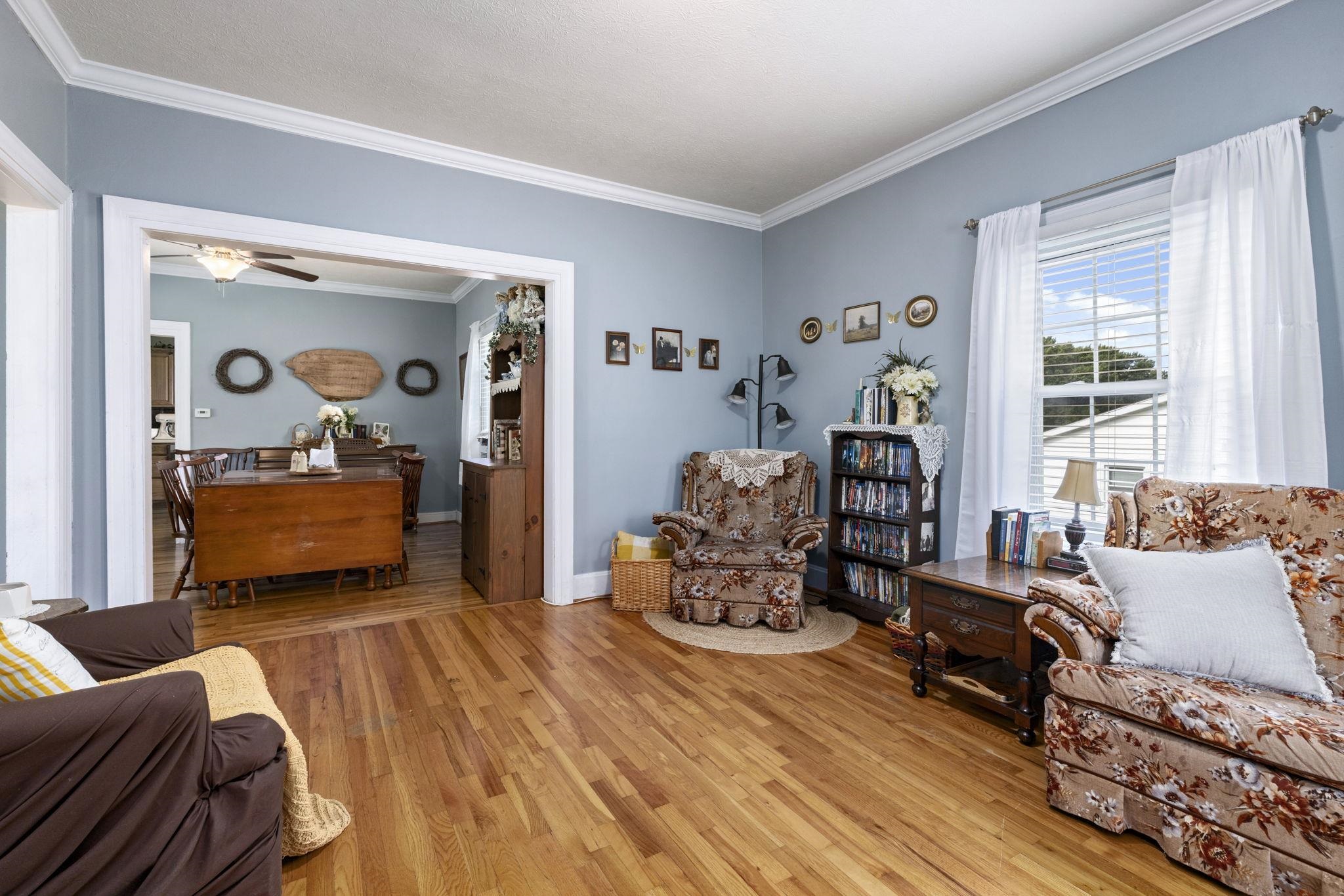 340 AMHERST RD, STAUNTON, Virginia 24401, 2 Bedrooms Bedrooms, ,1 BathroomBathrooms,Residential,340 AMHERST RD,663893 MLS # 663893