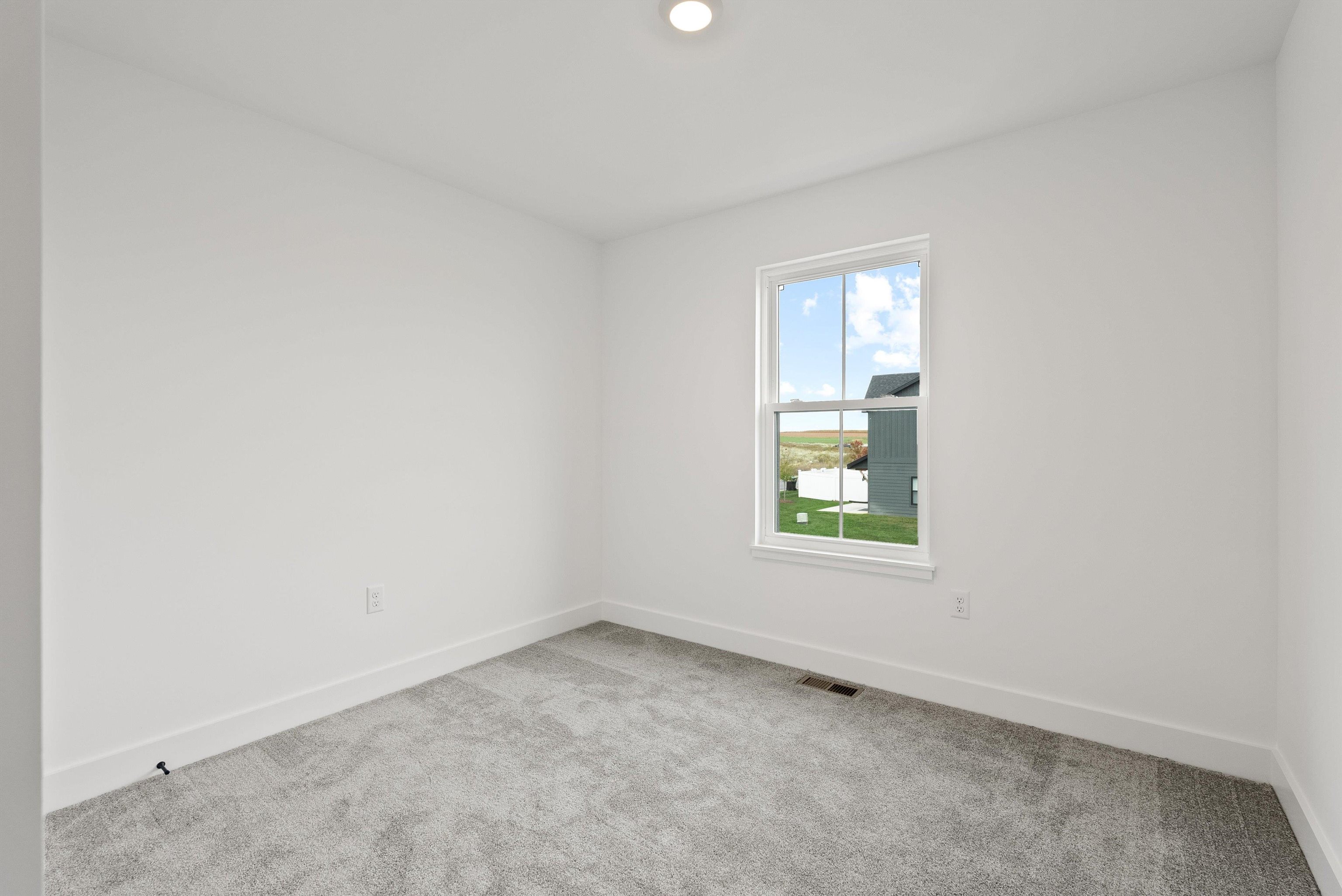 5 BARNYARD CIR, BRIDGEWATER, Virginia 22812, 3 Bedrooms Bedrooms, ,2 BathroomsBathrooms,Residential,5 BARNYARD CIR,663900 MLS # 663900