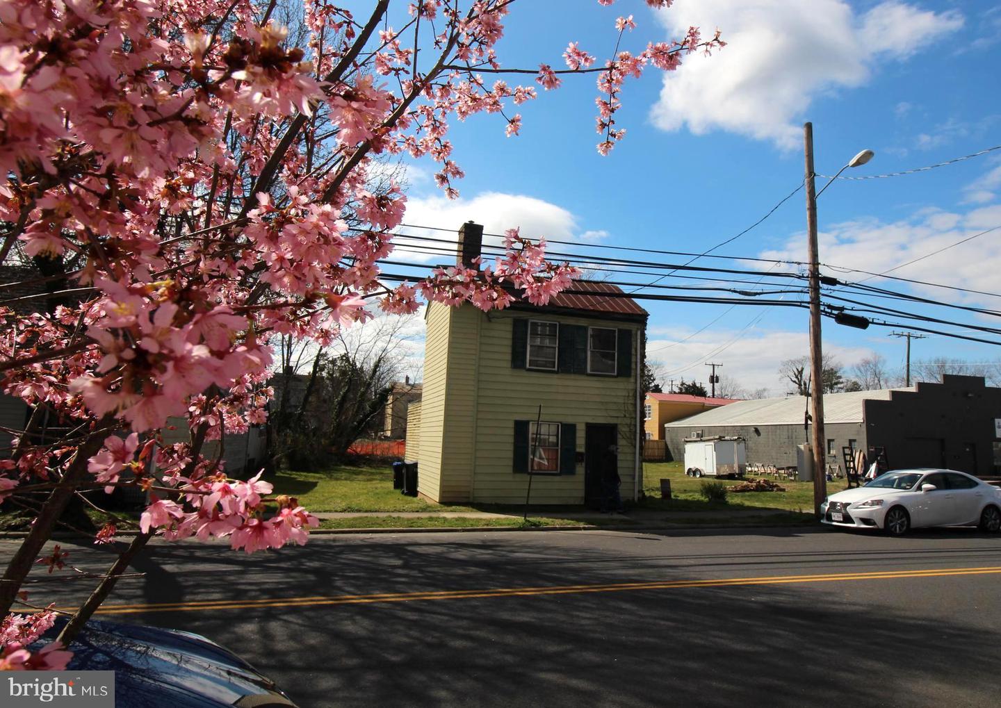 310 CHARLES ST, FREDERICKSBURG, Virginia 22401, 2 Bedrooms Bedrooms, ,1 BathroomBathrooms,Residential,For sale,310 CHARLES ST,VAFB2005504 MLS # VAFB2005504