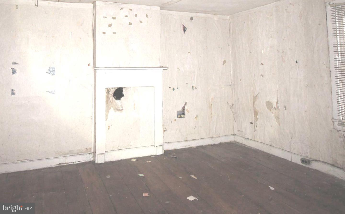 310 CHARLES ST, FREDERICKSBURG, Virginia 22401, 2 Bedrooms Bedrooms, ,1 BathroomBathrooms,Residential,For sale,310 CHARLES ST,VAFB2005504 MLS # VAFB2005504