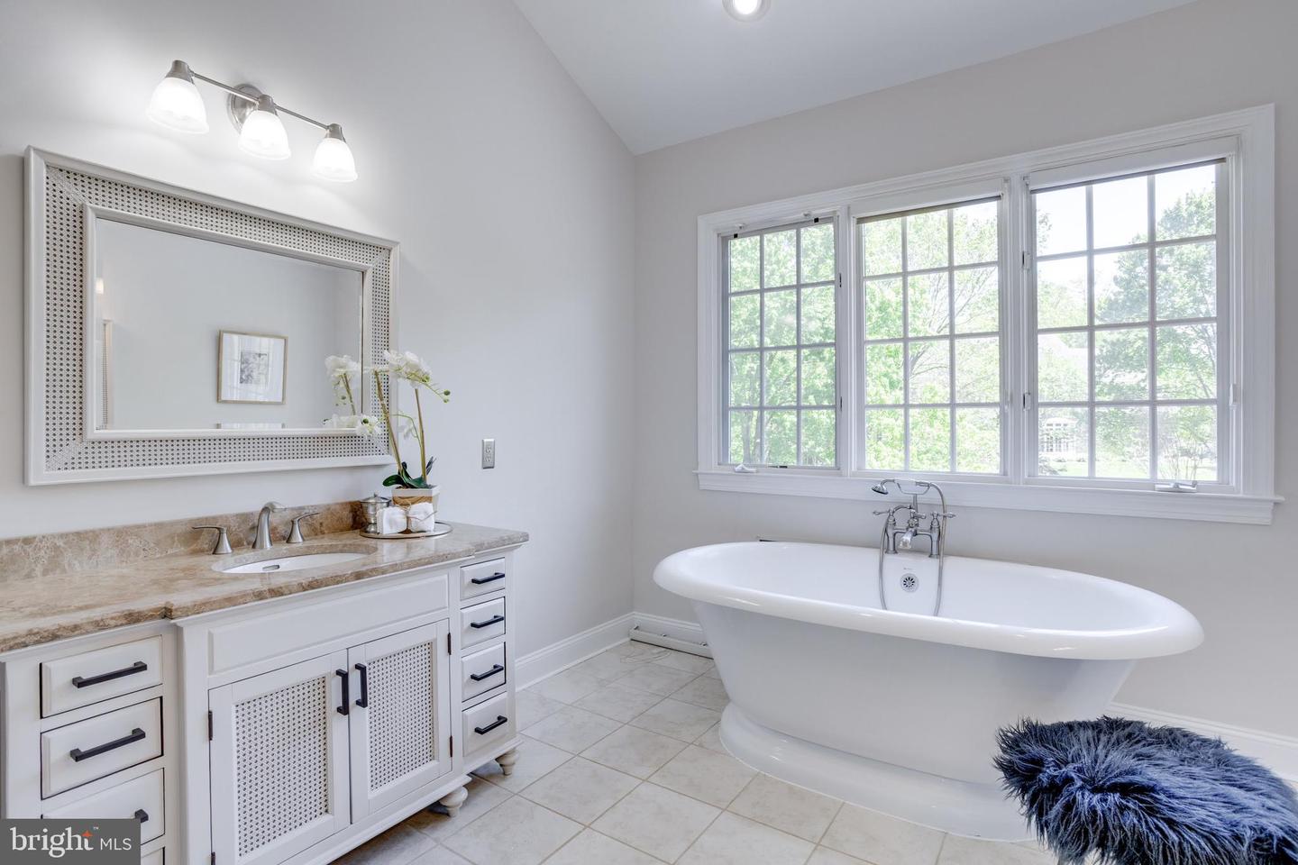12016 CREEKBEND DR, RESTON, Virginia 20194, 7 Bedrooms Bedrooms, ,4 BathroomsBathrooms,Residential,For sale,12016 CREEKBEND DR,VAFX2223566 MLS # VAFX2223566