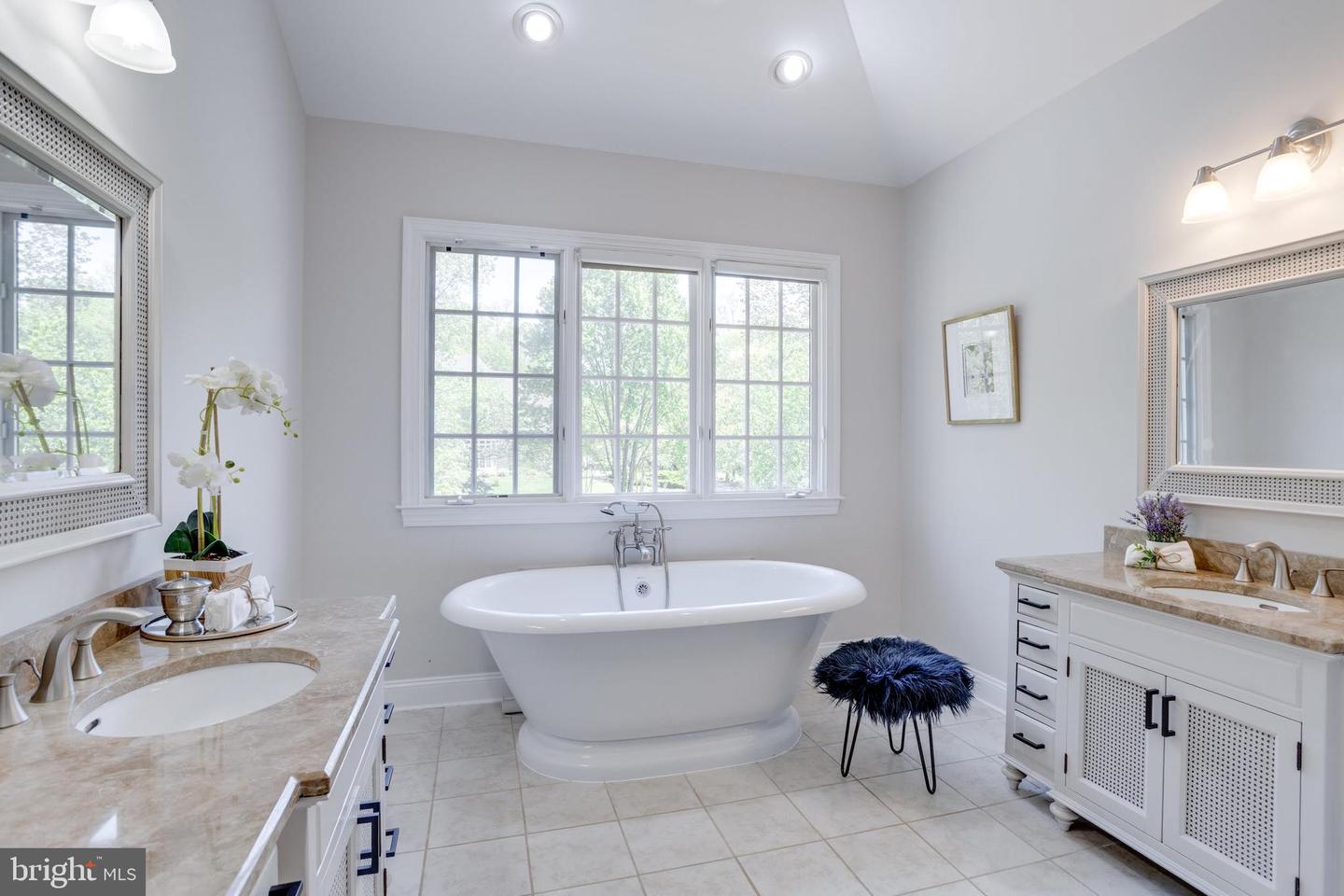 12016 CREEKBEND DR, RESTON, Virginia 20194, 7 Bedrooms Bedrooms, ,4 BathroomsBathrooms,Residential,For sale,12016 CREEKBEND DR,VAFX2223566 MLS # VAFX2223566