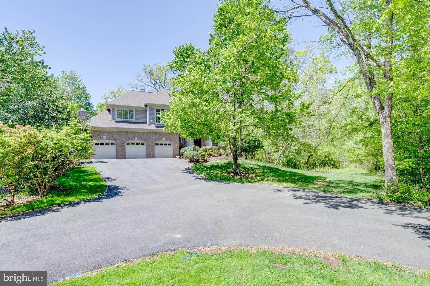 12016 CREEKBEND DR, RESTON, Virginia 20194, 7 Bedrooms Bedrooms, ,4 BathroomsBathrooms,Residential,For sale,12016 CREEKBEND DR,VAFX2223566 MLS # VAFX2223566
