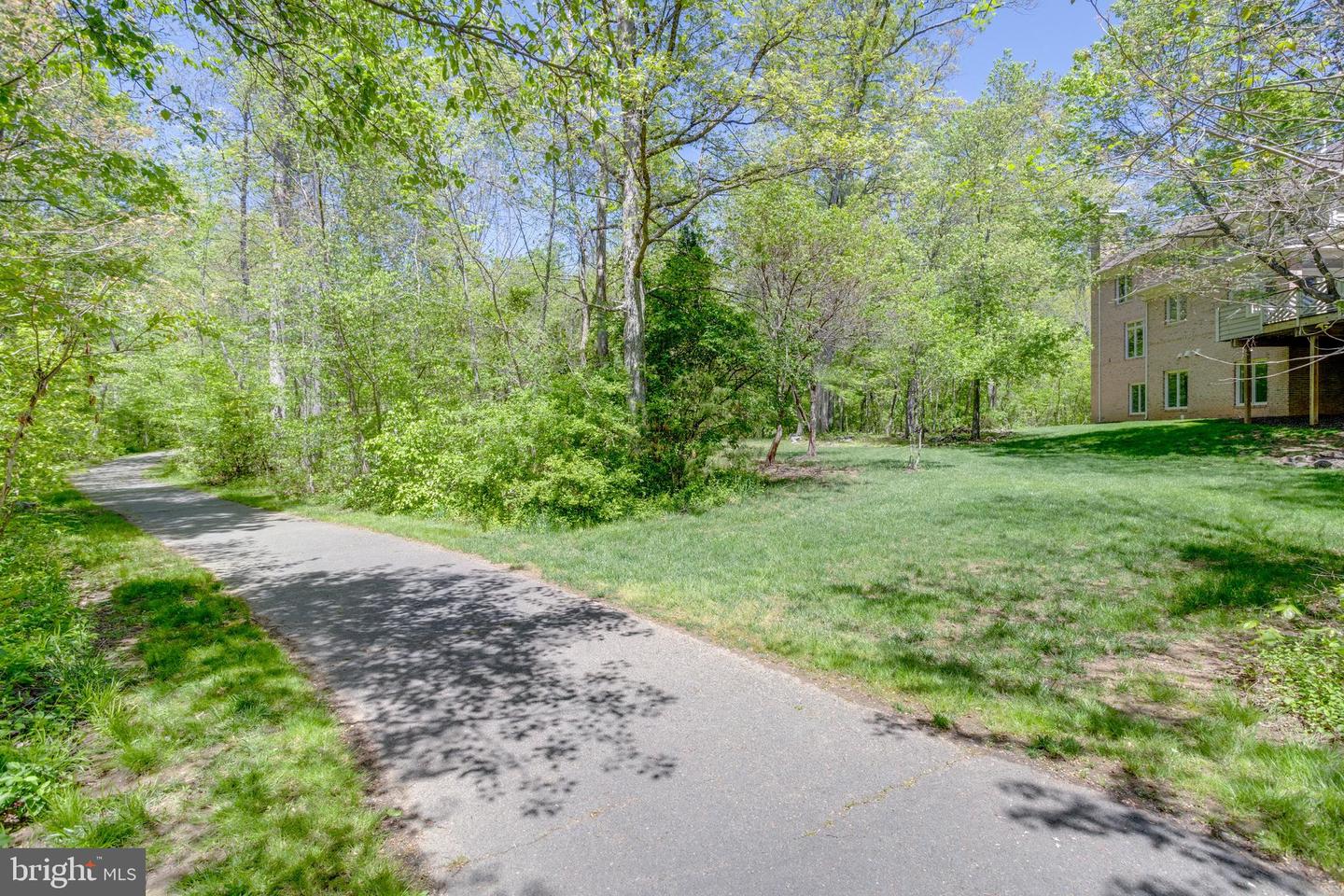 12016 CREEKBEND DR, RESTON, Virginia 20194, 7 Bedrooms Bedrooms, ,4 BathroomsBathrooms,Residential,For sale,12016 CREEKBEND DR,VAFX2223566 MLS # VAFX2223566