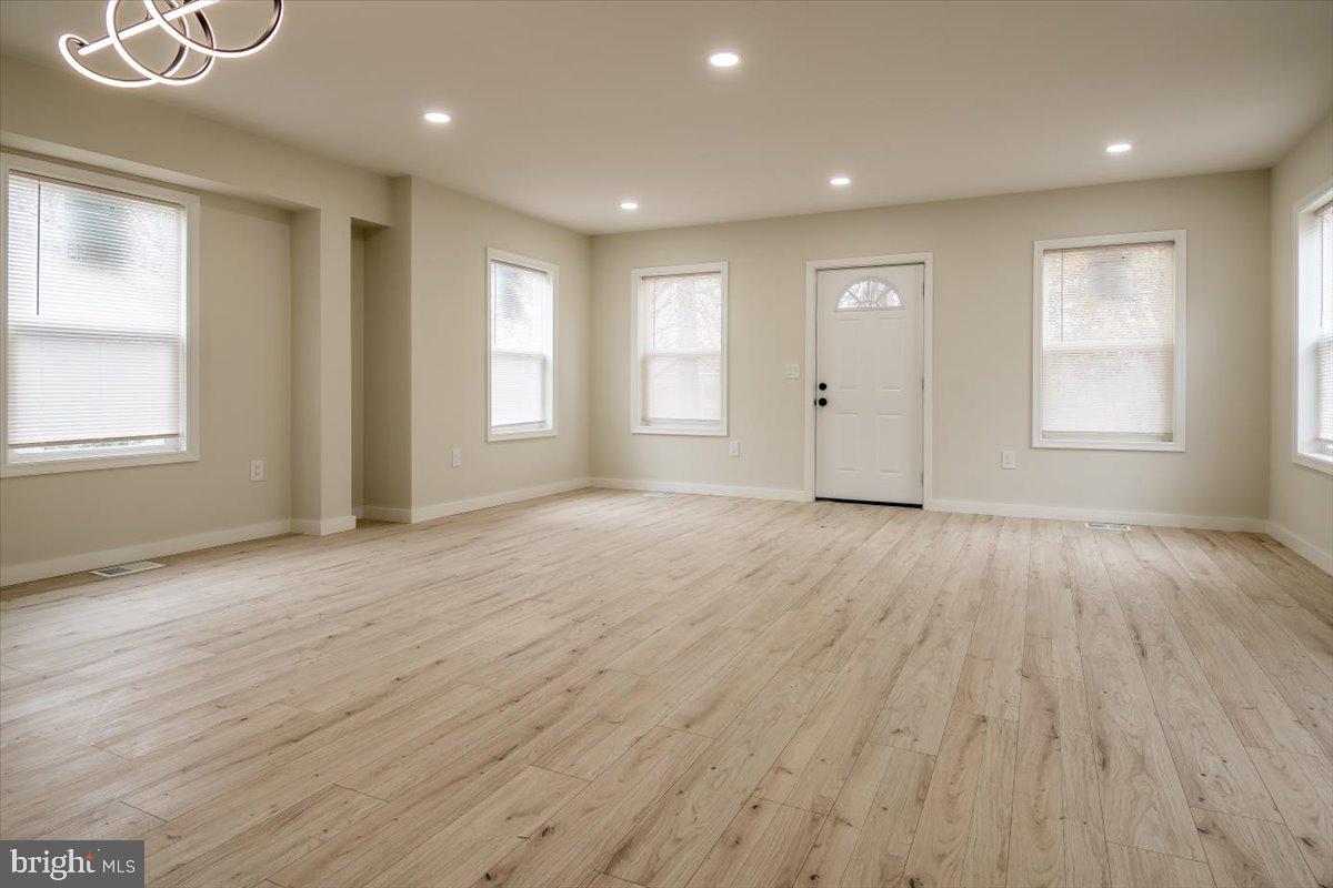 3127 G ST SE, WASHINGTON, District Of Columbia 20019, 4 Bedrooms Bedrooms, ,3 BathroomsBathrooms,Residential,For sale,3127 G ST SE,DCDC2190810 MLS # DCDC2190810