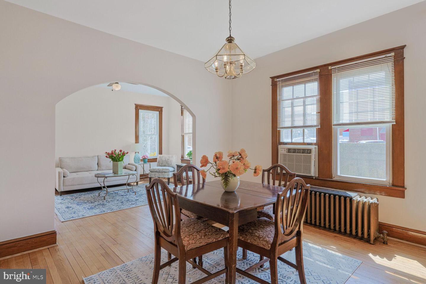 2114 N OAKLAND ST, ARLINGTON, Virginia 22207, 4 Bedrooms Bedrooms, ,2 BathroomsBathrooms,Residential,For sale,2114 N OAKLAND ST,VAAR2054760 MLS # VAAR2054760