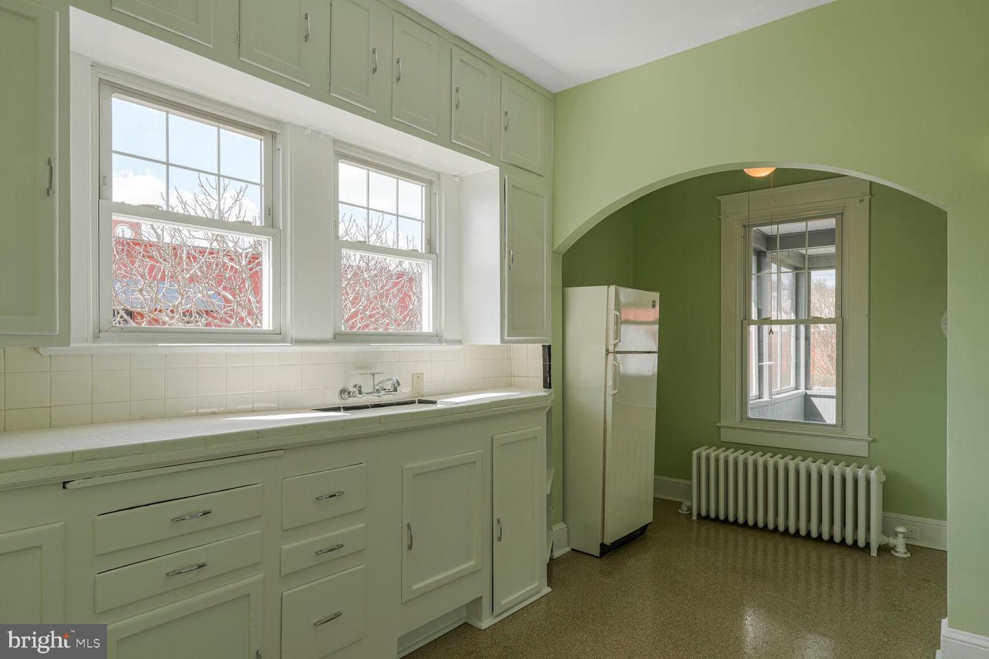 2114 N OAKLAND ST, ARLINGTON, Virginia 22207, 4 Bedrooms Bedrooms, ,2 BathroomsBathrooms,Residential,For sale,2114 N OAKLAND ST,VAAR2054760 MLS # VAAR2054760