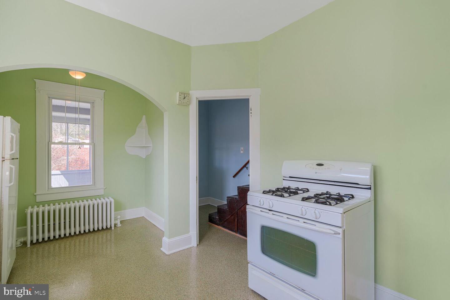 2114 N OAKLAND ST, ARLINGTON, Virginia 22207, 4 Bedrooms Bedrooms, ,2 BathroomsBathrooms,Residential,For sale,2114 N OAKLAND ST,VAAR2054760 MLS # VAAR2054760