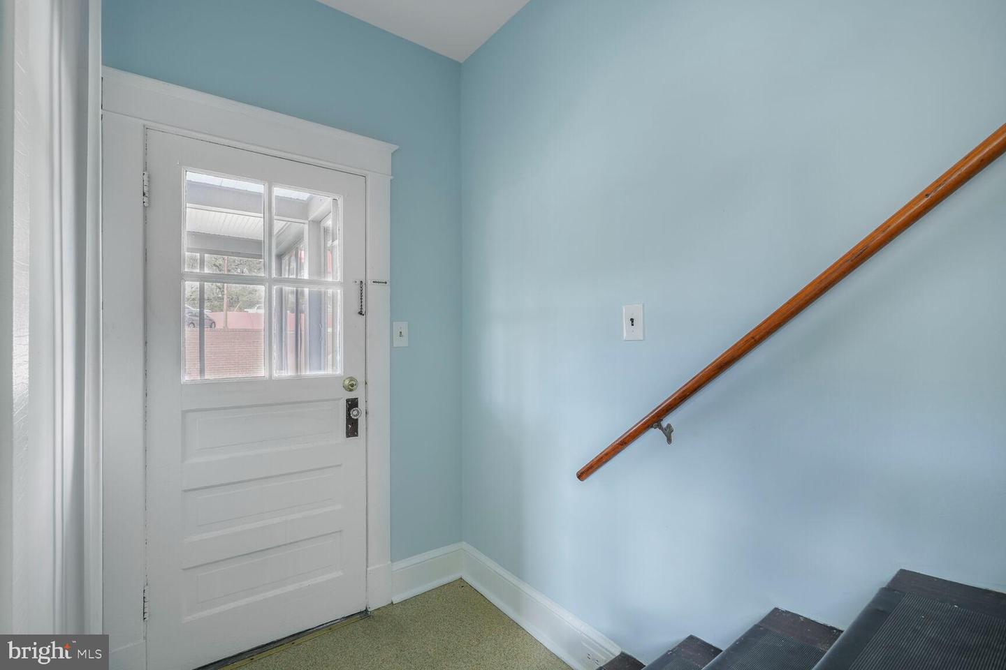 2114 N OAKLAND ST, ARLINGTON, Virginia 22207, 4 Bedrooms Bedrooms, ,2 BathroomsBathrooms,Residential,For sale,2114 N OAKLAND ST,VAAR2054760 MLS # VAAR2054760