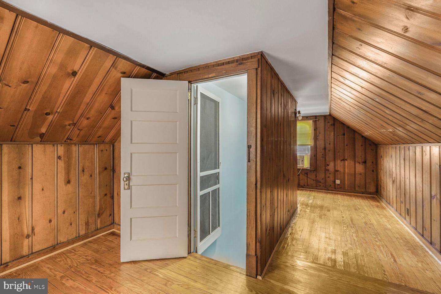 2114 N OAKLAND ST, ARLINGTON, Virginia 22207, 4 Bedrooms Bedrooms, ,2 BathroomsBathrooms,Residential,For sale,2114 N OAKLAND ST,VAAR2054760 MLS # VAAR2054760