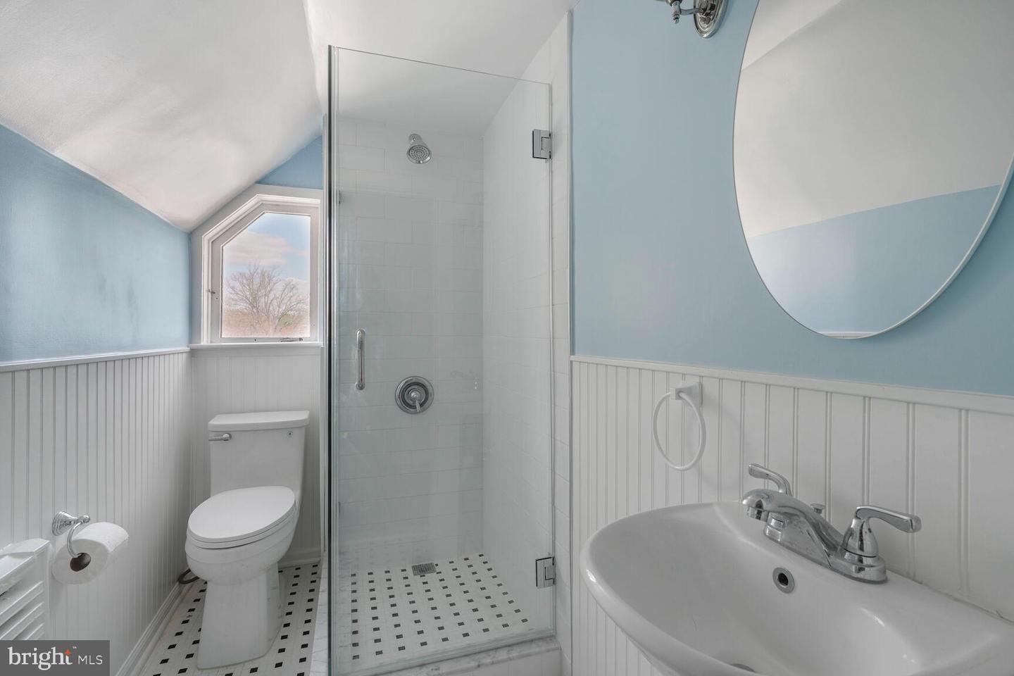 2114 N OAKLAND ST, ARLINGTON, Virginia 22207, 4 Bedrooms Bedrooms, ,2 BathroomsBathrooms,Residential,For sale,2114 N OAKLAND ST,VAAR2054760 MLS # VAAR2054760