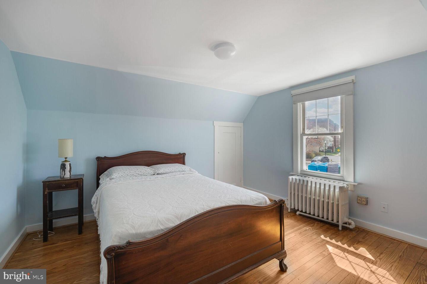 2114 N OAKLAND ST, ARLINGTON, Virginia 22207, 4 Bedrooms Bedrooms, ,2 BathroomsBathrooms,Residential,For sale,2114 N OAKLAND ST,VAAR2054760 MLS # VAAR2054760