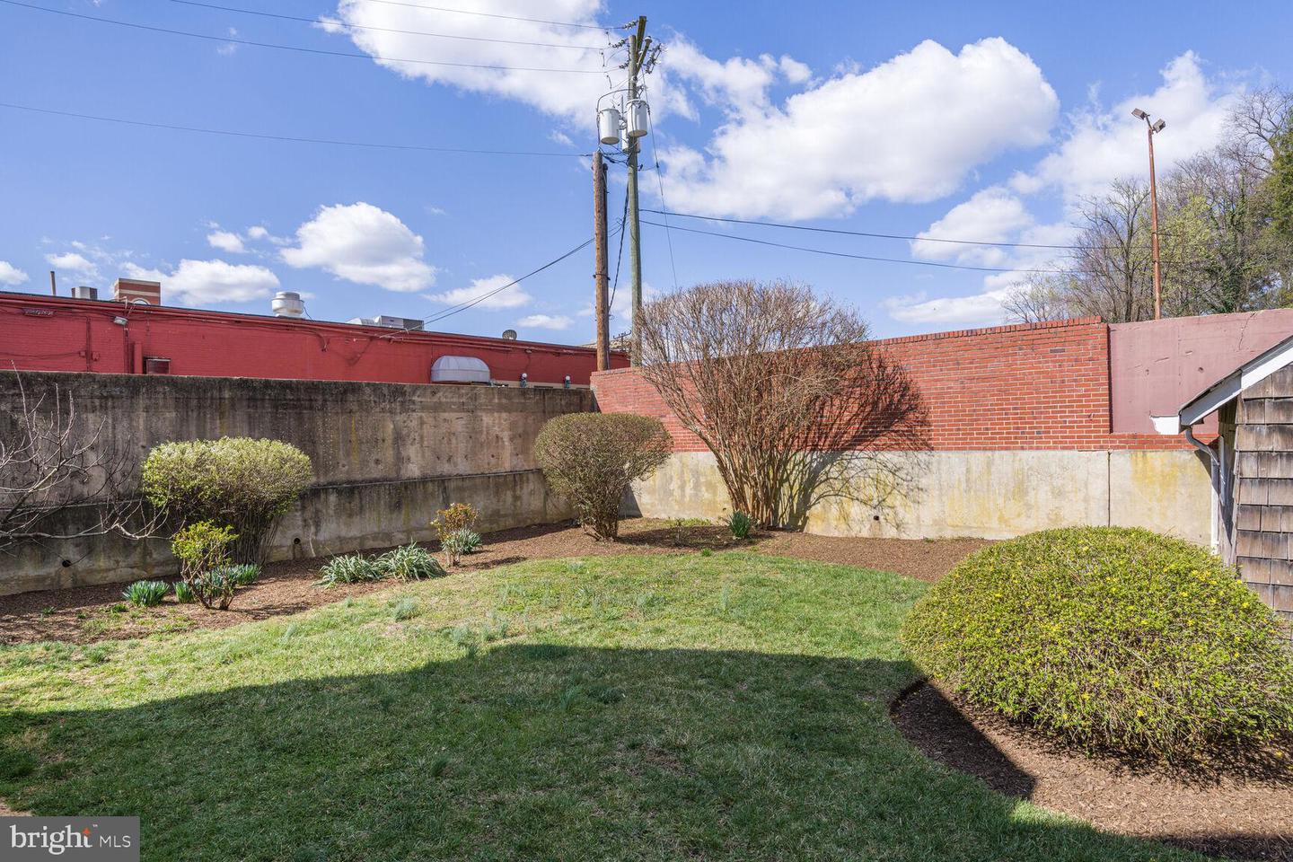 2114 N OAKLAND ST, ARLINGTON, Virginia 22207, 4 Bedrooms Bedrooms, ,2 BathroomsBathrooms,Residential,For sale,2114 N OAKLAND ST,VAAR2054760 MLS # VAAR2054760