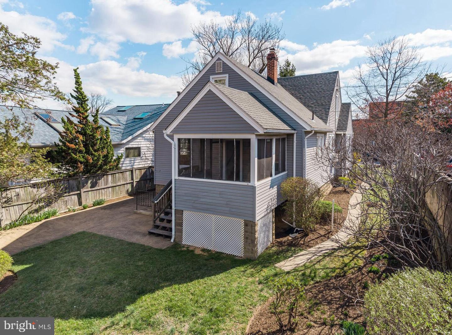 2114 N OAKLAND ST, ARLINGTON, Virginia 22207, 4 Bedrooms Bedrooms, ,2 BathroomsBathrooms,Residential,For sale,2114 N OAKLAND ST,VAAR2054760 MLS # VAAR2054760