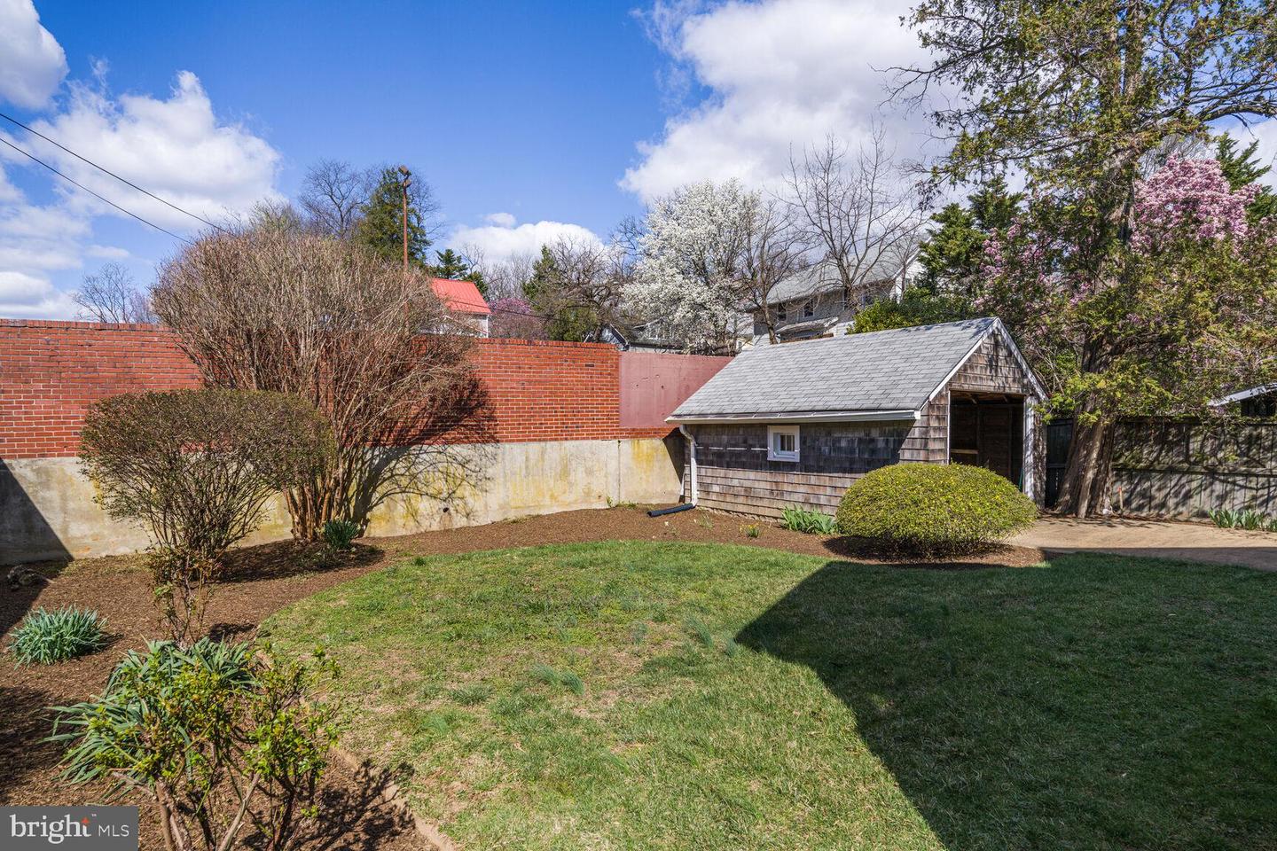 2114 N OAKLAND ST, ARLINGTON, Virginia 22207, 4 Bedrooms Bedrooms, ,2 BathroomsBathrooms,Residential,For sale,2114 N OAKLAND ST,VAAR2054760 MLS # VAAR2054760