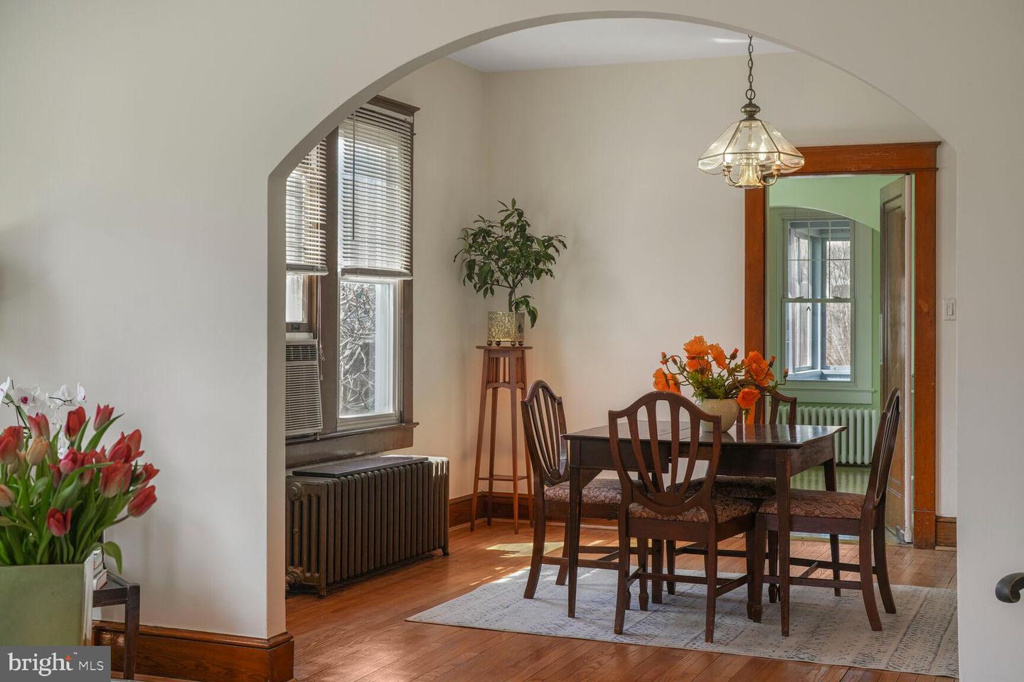2114 N OAKLAND ST, ARLINGTON, Virginia 22207, 4 Bedrooms Bedrooms, ,2 BathroomsBathrooms,Residential,For sale,2114 N OAKLAND ST,VAAR2054760 MLS # VAAR2054760