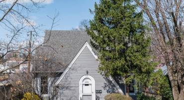 2114 N OAKLAND ST, ARLINGTON, Virginia 22207, 4 Bedrooms Bedrooms, ,2 BathroomsBathrooms,Residential,For sale,2114 N OAKLAND ST,VAAR2054760 MLS # VAAR2054760