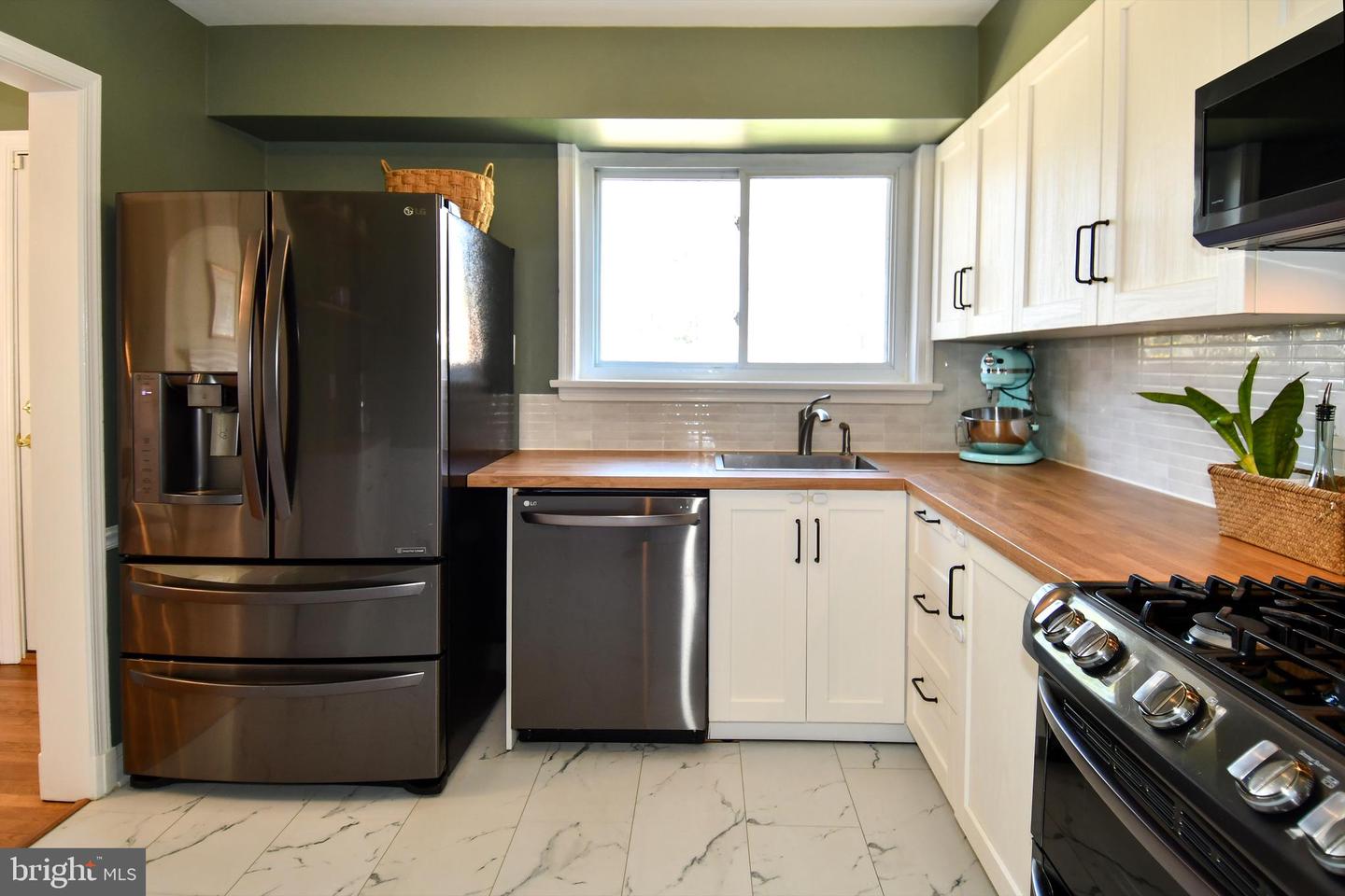 6944 ESSEX AVE, SPRINGFIELD, Virginia 22150, 3 Bedrooms Bedrooms, ,2 BathroomsBathrooms,Residential,For sale,6944 ESSEX AVE,VAFX2229004 MLS # VAFX2229004