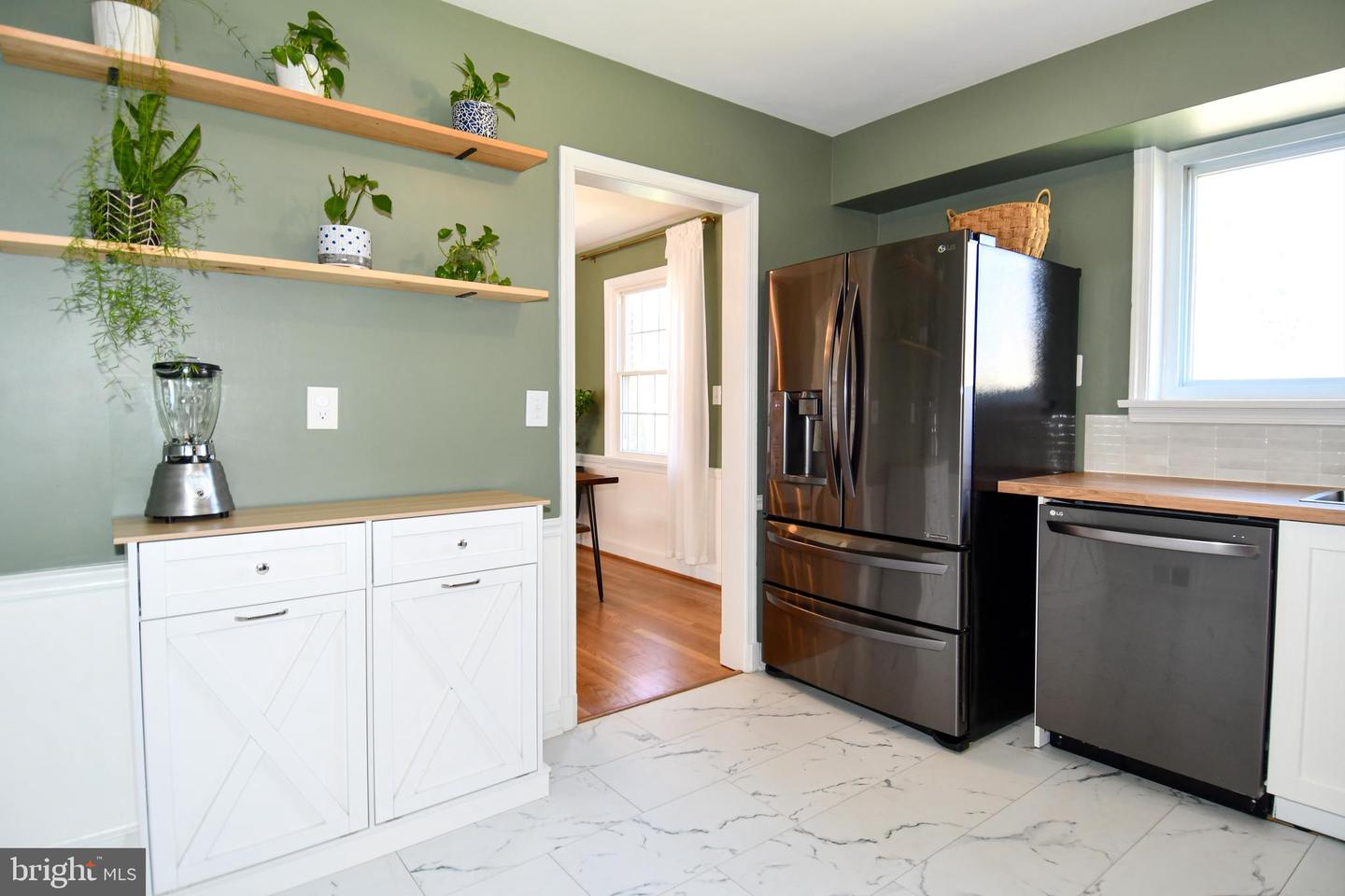 6944 ESSEX AVE, SPRINGFIELD, Virginia 22150, 3 Bedrooms Bedrooms, ,2 BathroomsBathrooms,Residential,For sale,6944 ESSEX AVE,VAFX2229004 MLS # VAFX2229004
