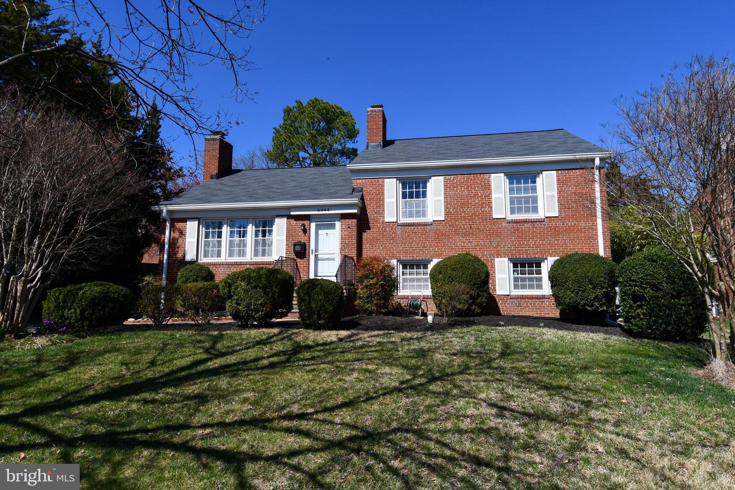 6944 ESSEX AVE, SPRINGFIELD, Virginia 22150, 3 Bedrooms Bedrooms, ,2 BathroomsBathrooms,Residential,For sale,6944 ESSEX AVE,VAFX2229004 MLS # VAFX2229004