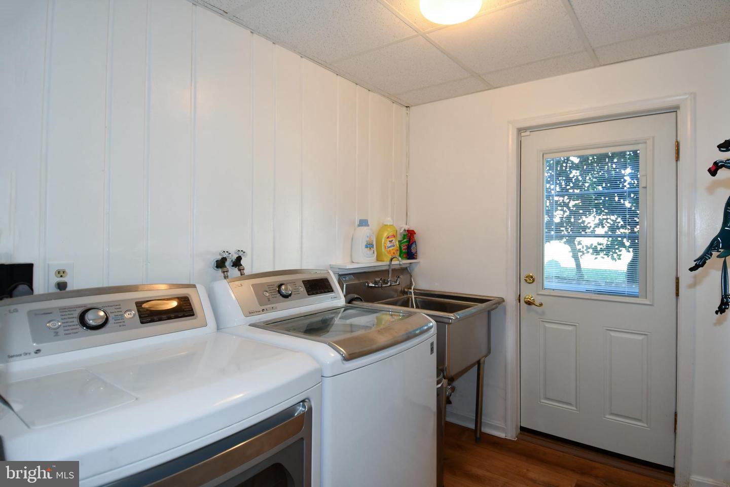 6944 ESSEX AVE, SPRINGFIELD, Virginia 22150, 3 Bedrooms Bedrooms, ,2 BathroomsBathrooms,Residential,For sale,6944 ESSEX AVE,VAFX2229004 MLS # VAFX2229004